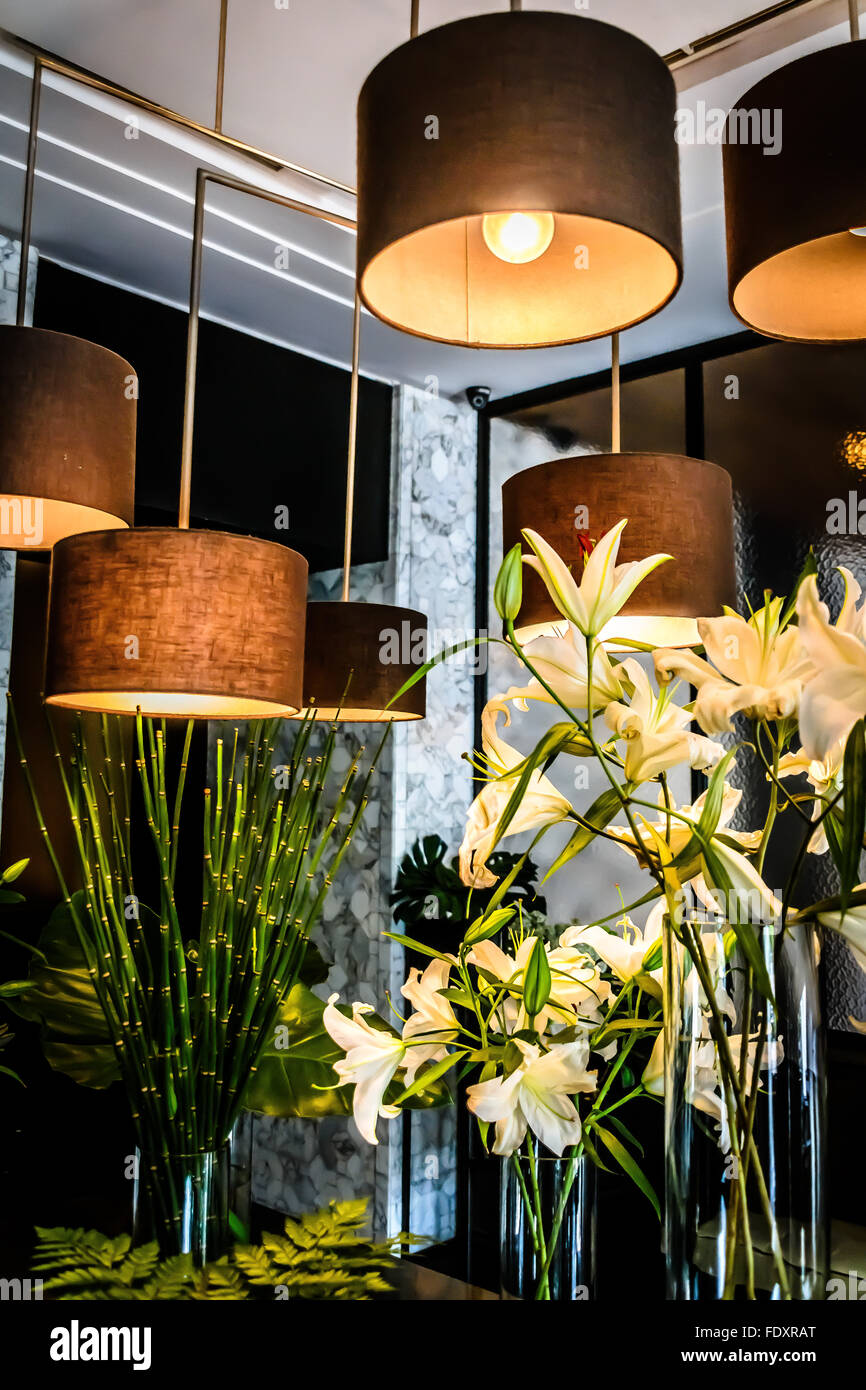 Hanging lights hires stock photography and images Alamy