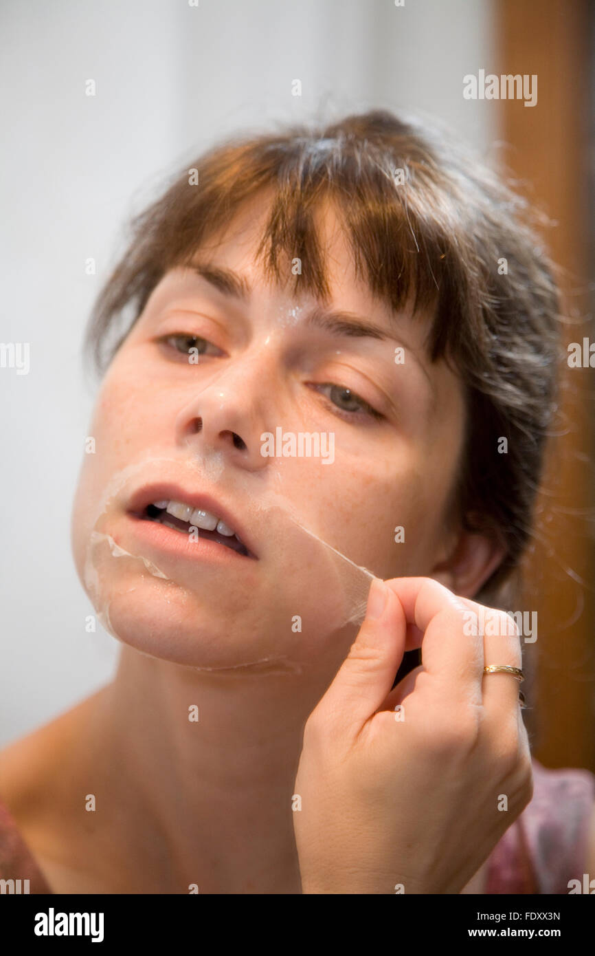 Facial woman peeling hi-res stock photography and images - Alamy
