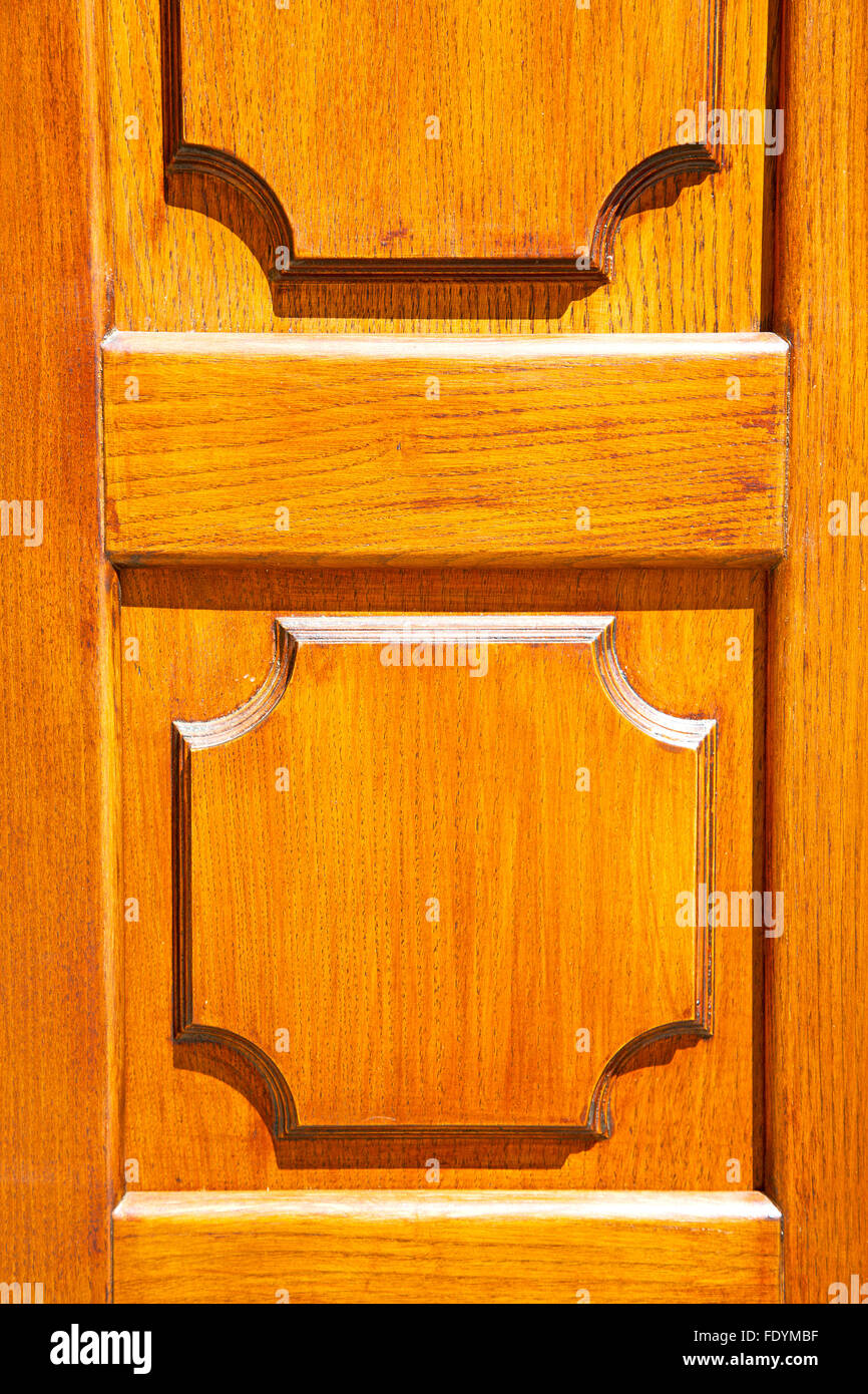 texture of a brown old door in italy europe Stock Photo - Alamy