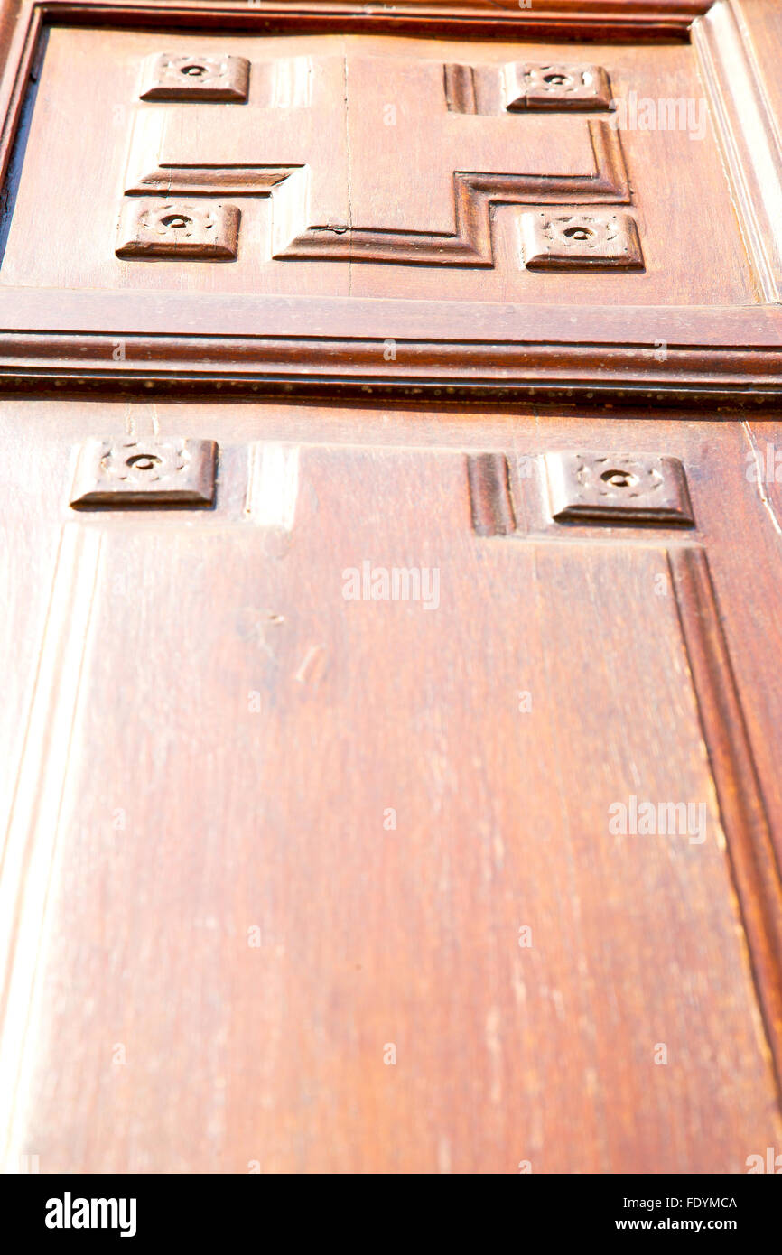 texture of a brown old door in italy europe Stock Photo - Alamy