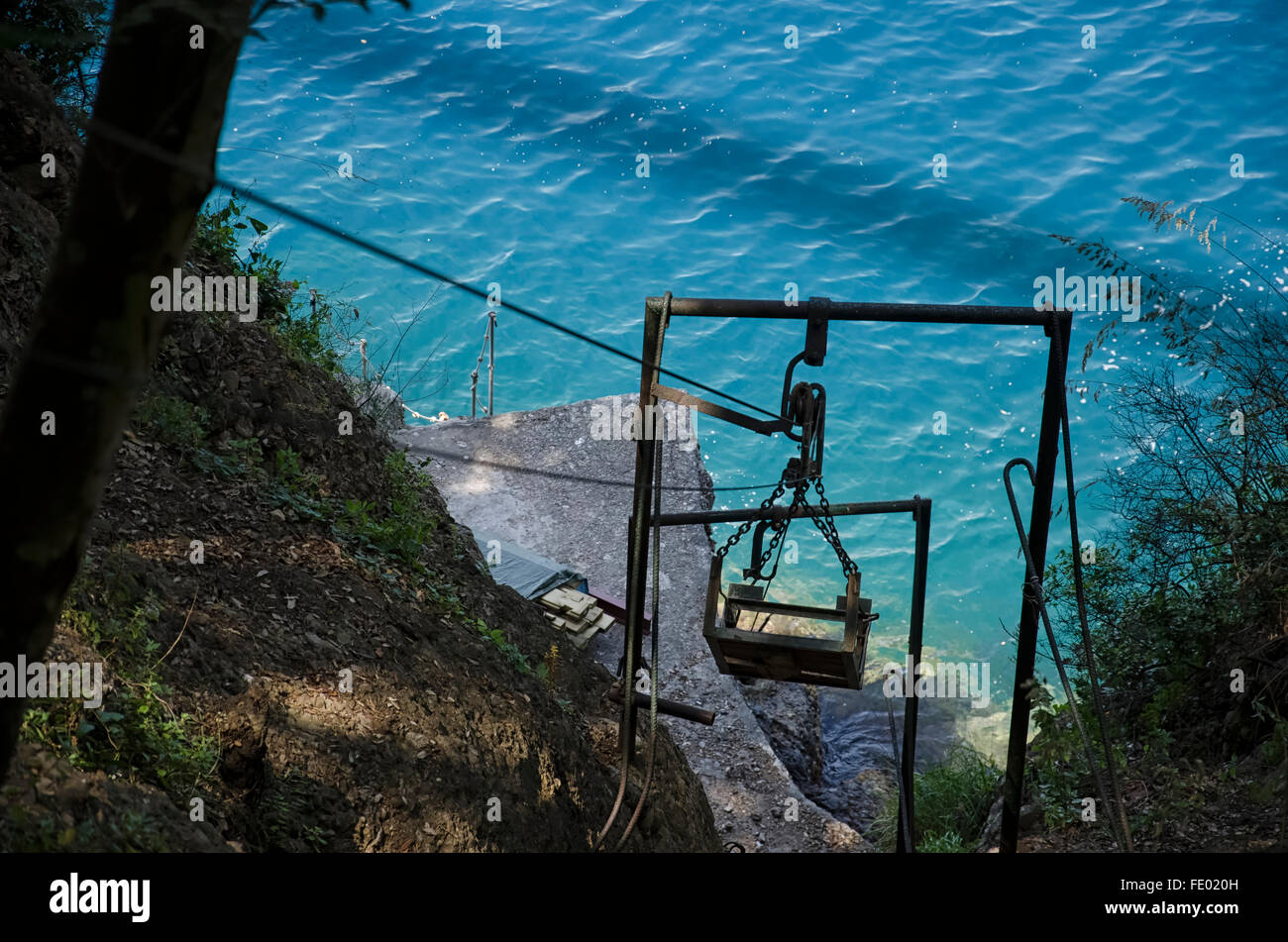 View of a pulley for lifting heavy loads Stock Photo Alamy