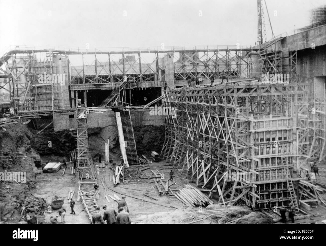 The Nazi propaganda picture shows the construction of a submarine pen by the Todt Organisation at the Atlantic Coast. The photo was taken in March 1942. Fotoarchiv für Zeitgeschichtee - NO WIRE SERVICE - Stock Photo