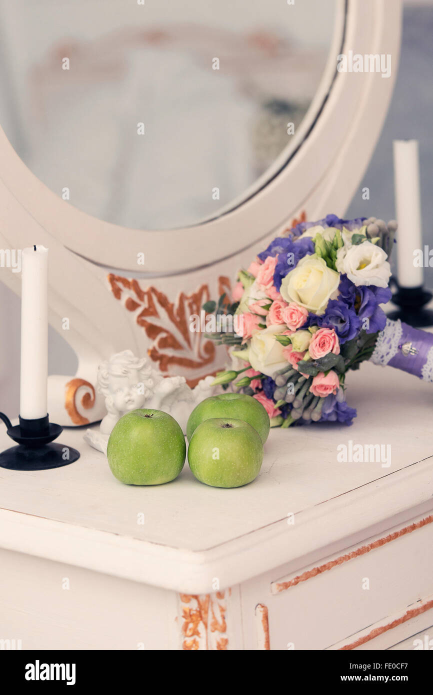 Rose on dresser hi-res stock photography and images - Alamy Rose on dresser hi-res stock photography and images - Alamy