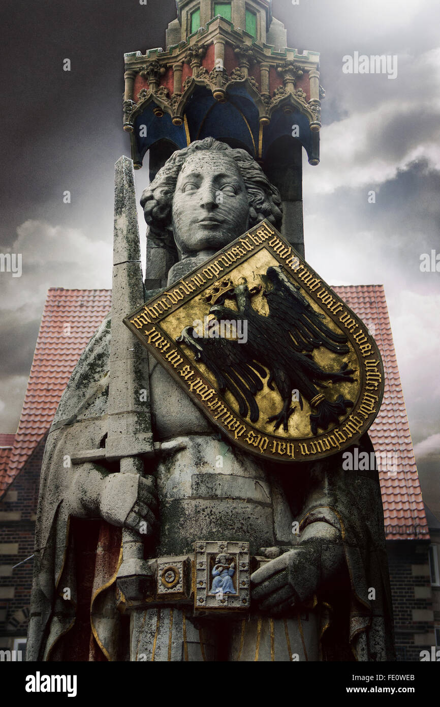 Das Monument des Bremer Roland stehend auf dem Bremer Rathausplatz