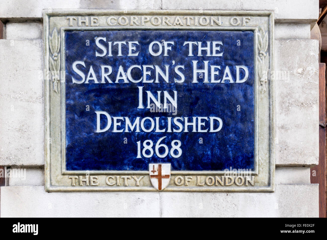 Plaque in Snow Hill commemorates the Saracen's Head Inn, demolished in 1868 for the construction of Holborn Viaduct. Stock Photo
