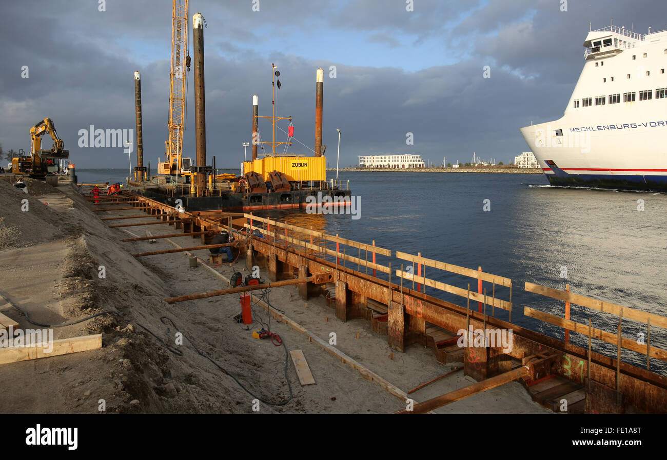 A new wharfage is worked on at mooring site 7 at the cruise ship terminal  in Warnemunde, 02 February 2016. In September 2015 work began on the old  site, which was reduced