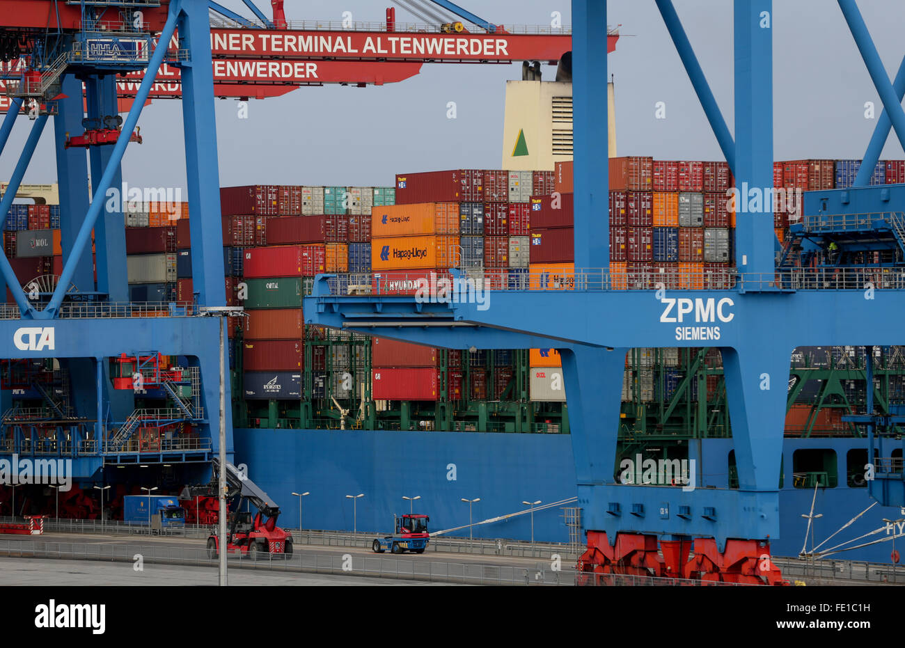 Hamburg, Germany. 3rd Feb, 2016. Container bridge cranes with a freight ...
