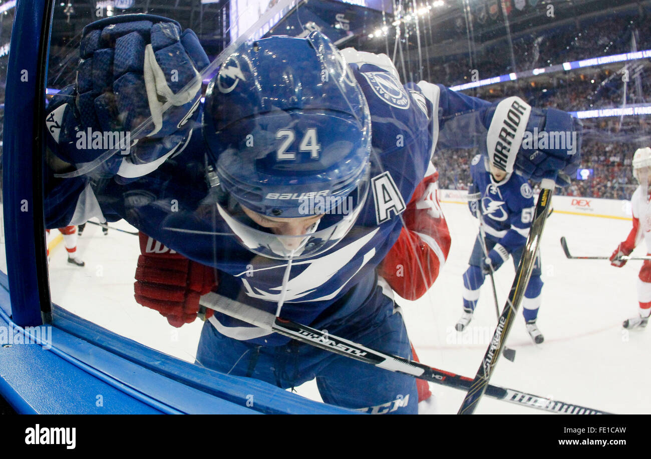 24 02 03 hires stock photography and images Alamy