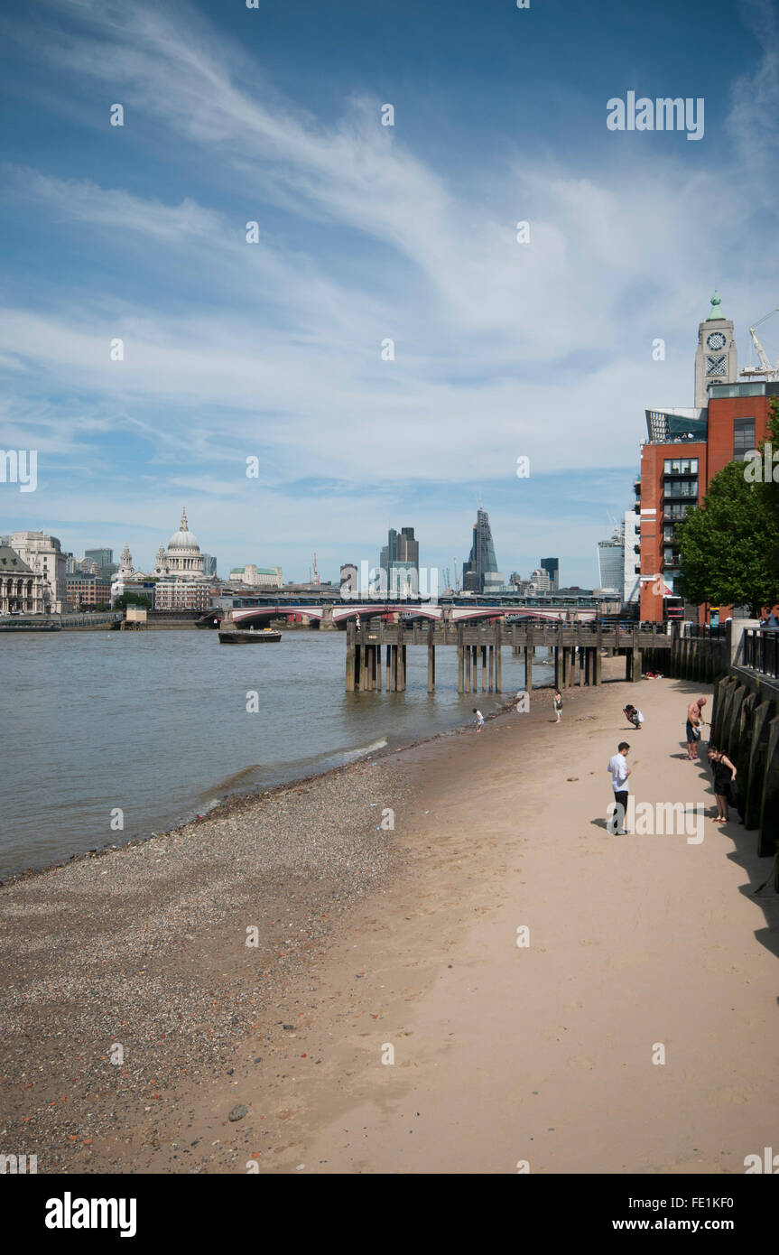 Southbank beach london hi-res stock photography and images - Alamy