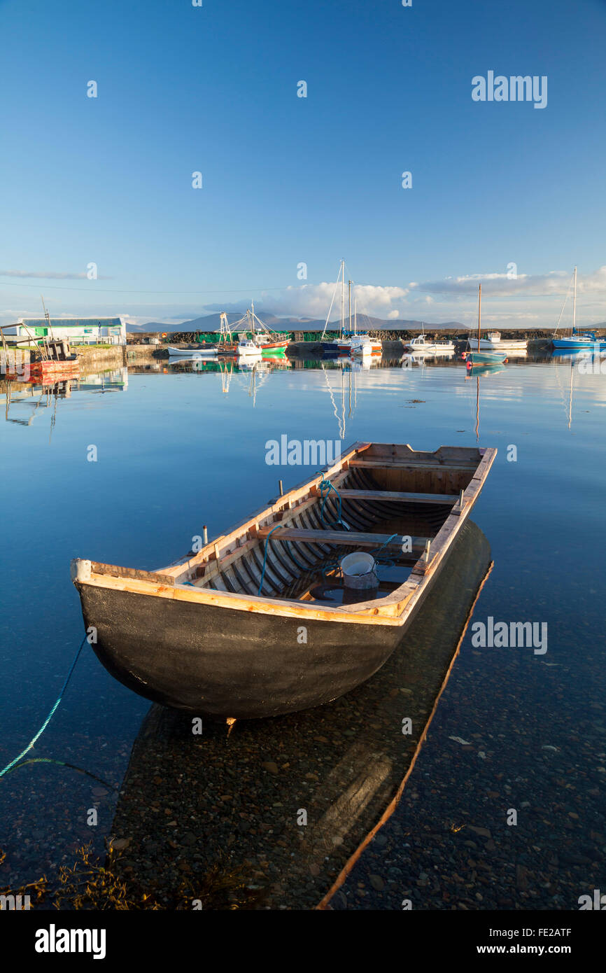 Irish currach boat hires stock photography and images Alamy