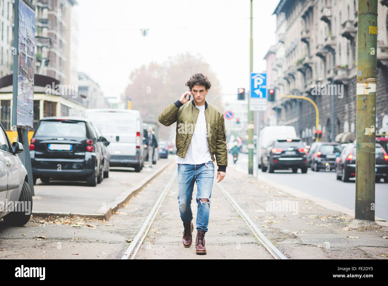 Мукка девочка с каре клип. Keiza haddaway. Клип на крыше. Егор крид в клипе миллион алых роз. Нигеры танцуют на улице.