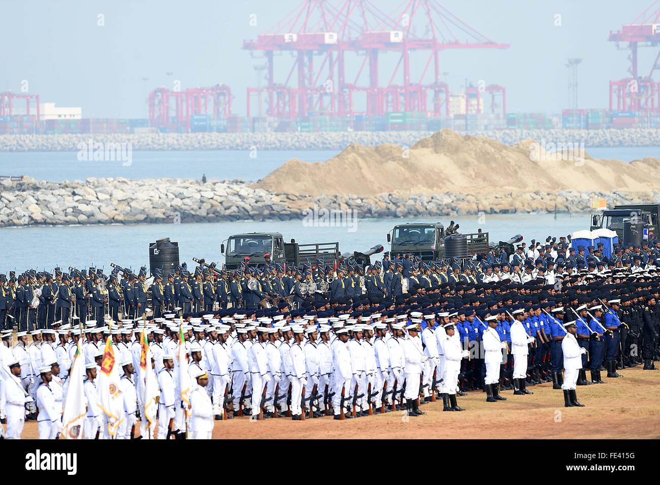 Colombo. 4th Feb, 2016. Photo taken on Feb. 4, 2016 shows Sri Lanka's 68th Independence Day celebration parade in Colombo, capital of Sri Lanka. Sri Lanka on Thursday celebrated the 68th anniversary of gaining independence from the British colonial rule in 1948. This year the theme is 'Ekama Deyak, Maha Balayak' (One Nation, Great Power). Credit:  Gayan Sameera/Xinhua/Alamy Live News Stock Photo