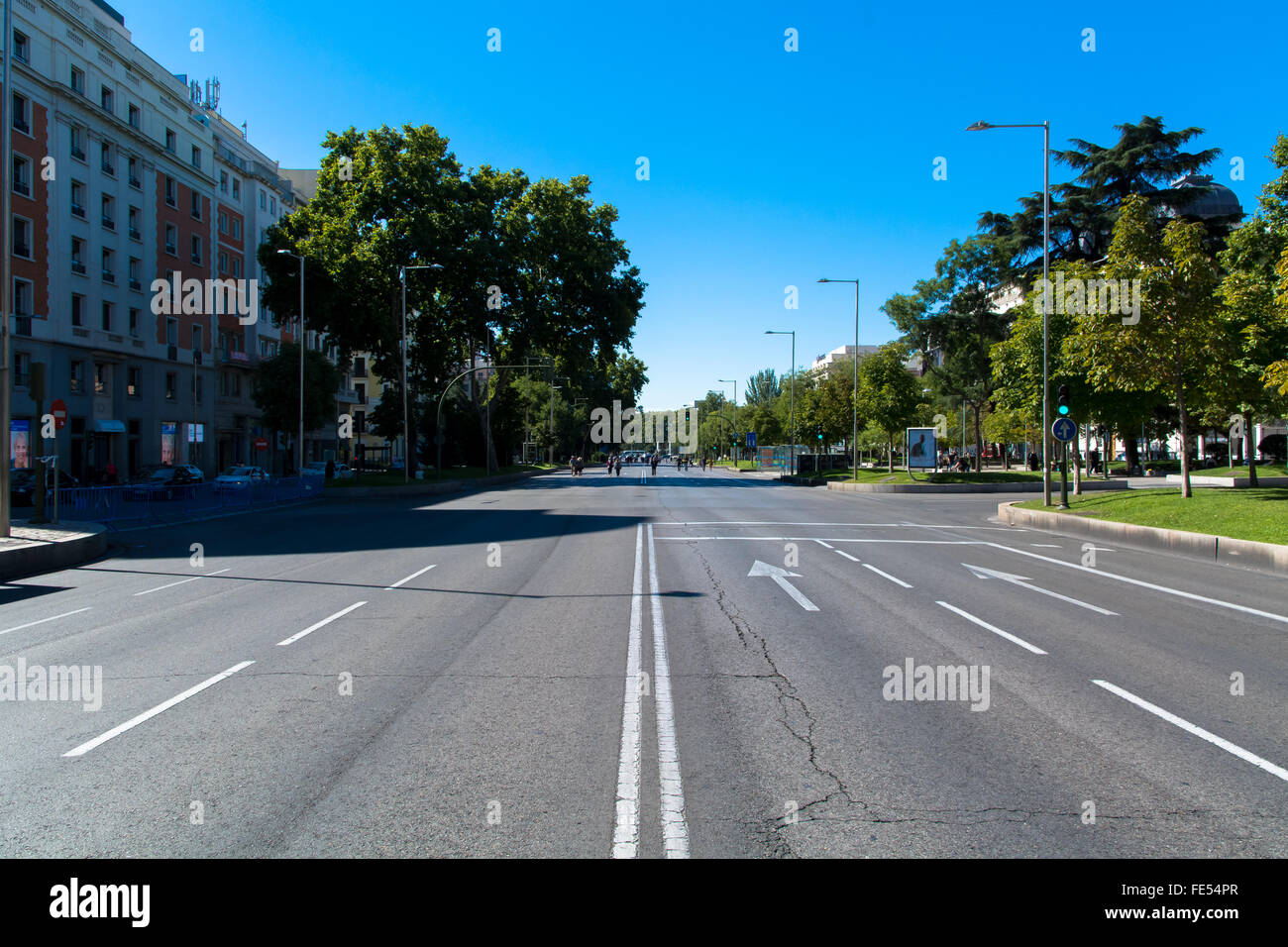 Empty city street no cars hi-res stock photography and images - Alamy