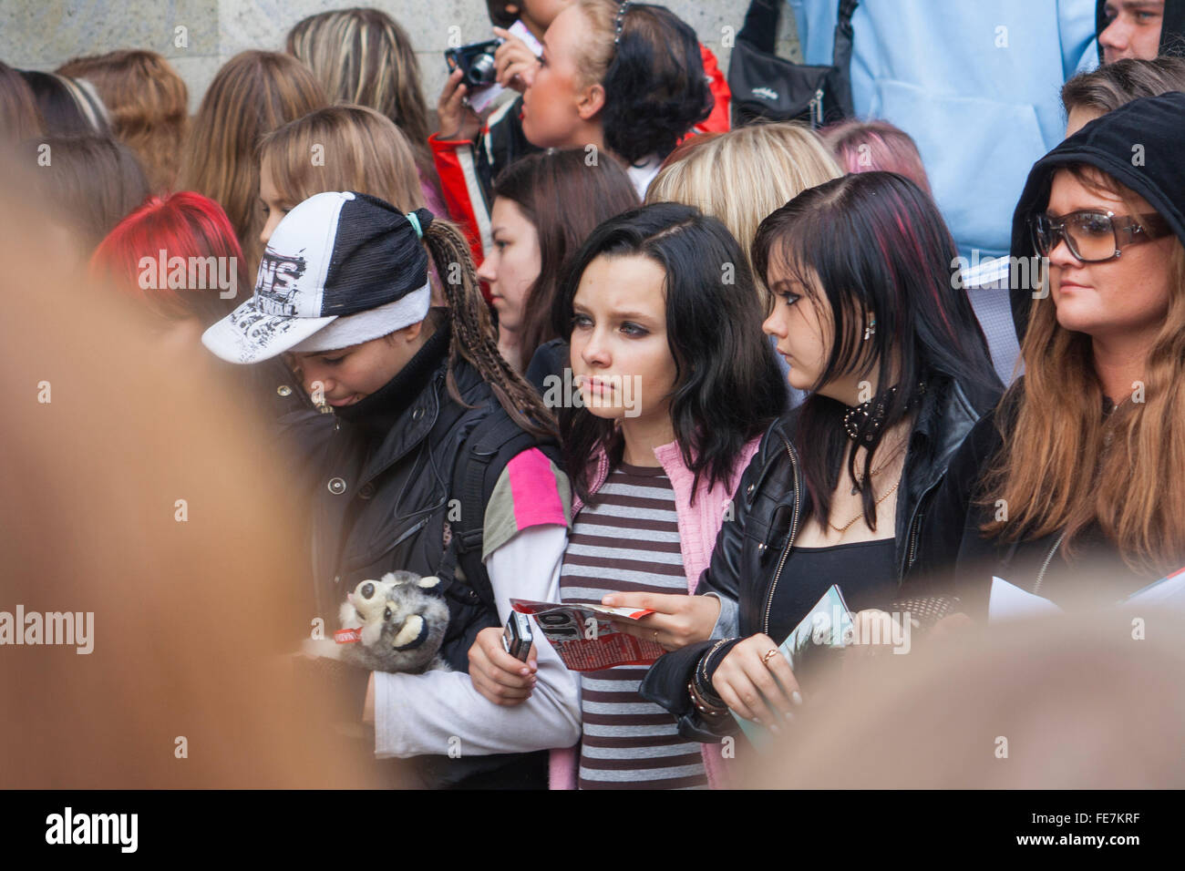 Teenage pop fans gather outside the Ritz-Carlton Hotel, Moscow, Russia Stock Photo