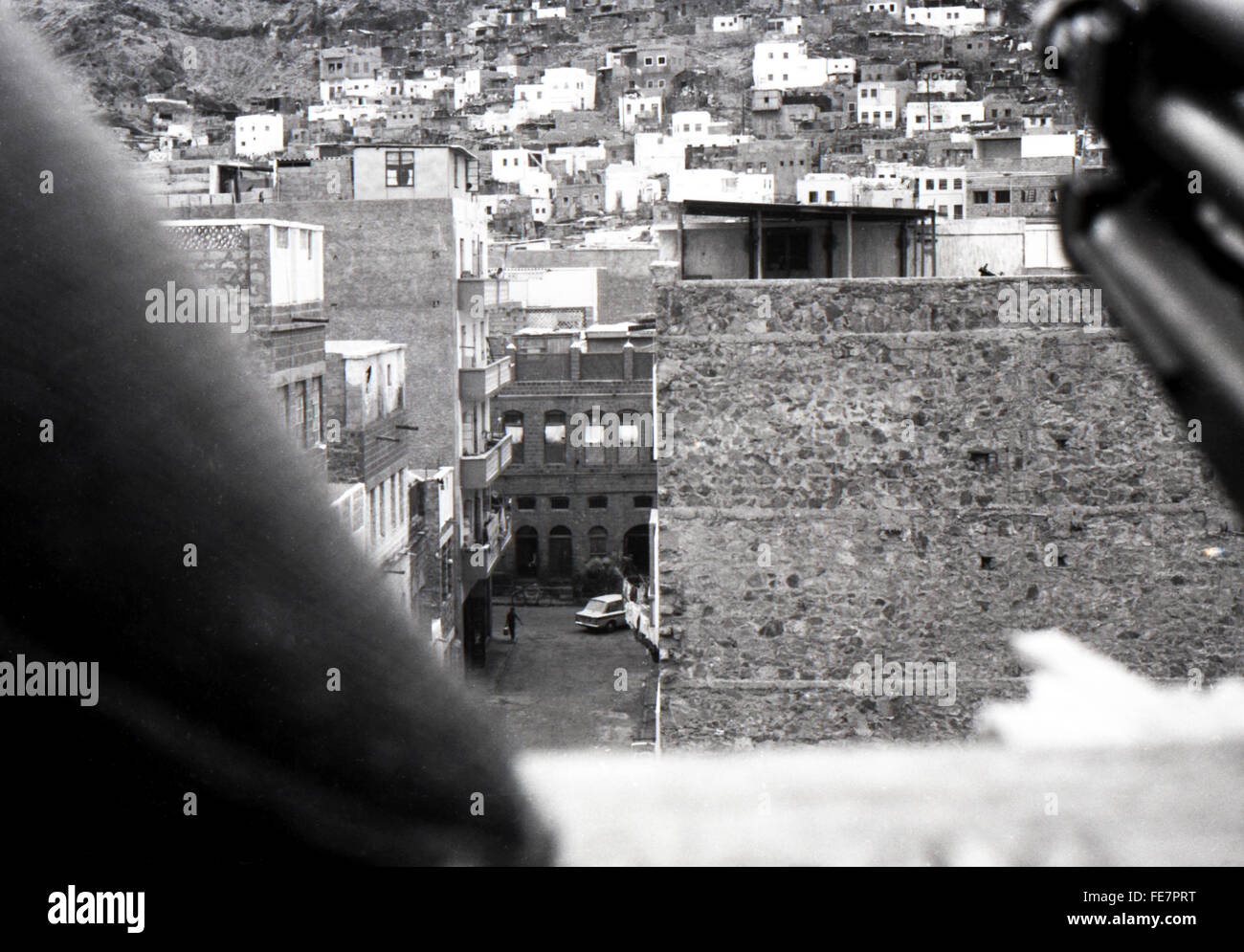 42 Cdo RM front line bullet scarred huts Aden Yemen 1967 British withdrawal Stock Photo