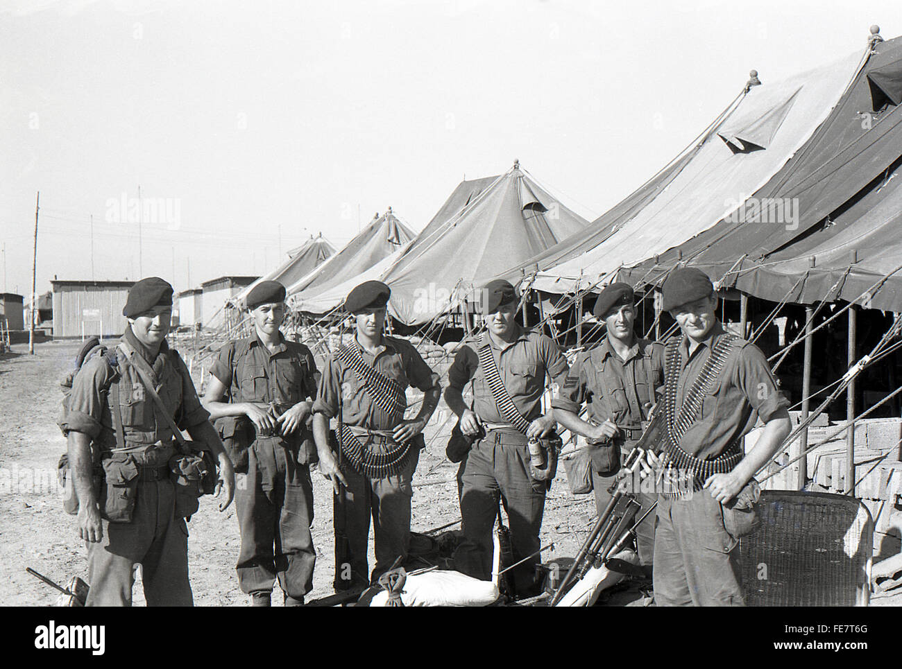 42 Cdo RM patrol prep Khormaksar airfield Aden Yemen 1967 British withdrawal Stock Photo