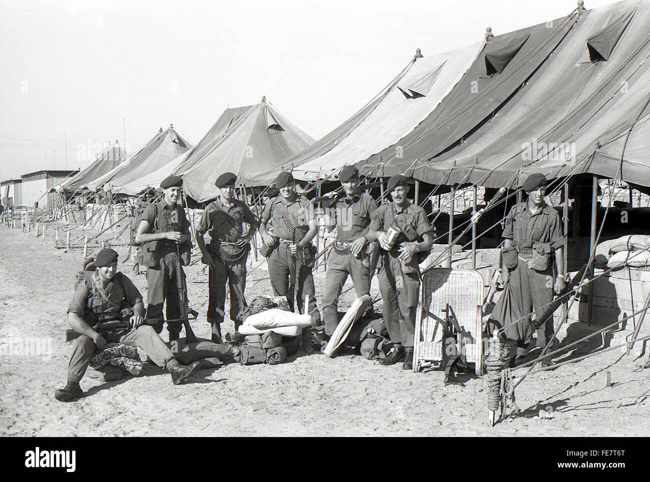 42 Cdo RM patrol prep Khormaksar airfield Aden Yemen 1967 British withdrawal Stock Photo