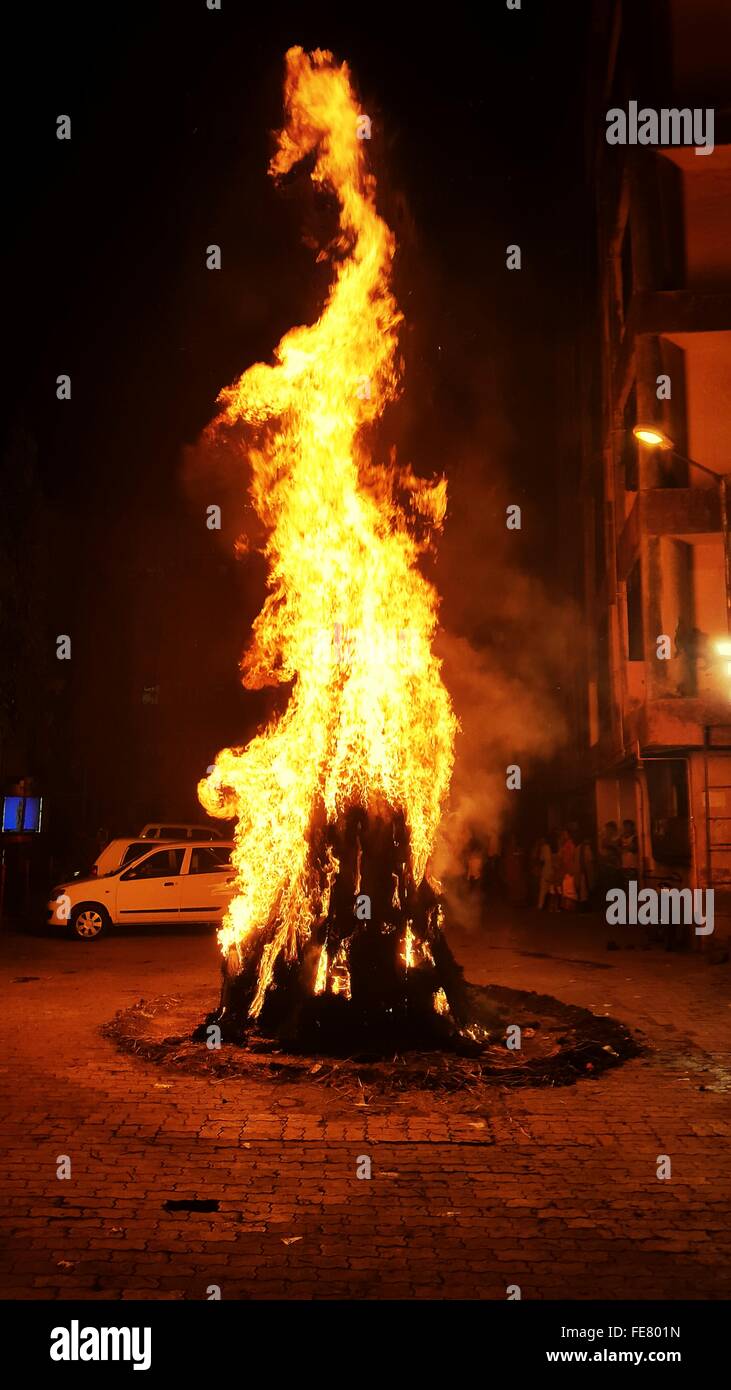 Festival holi dahan hires stock photography and images Alamy