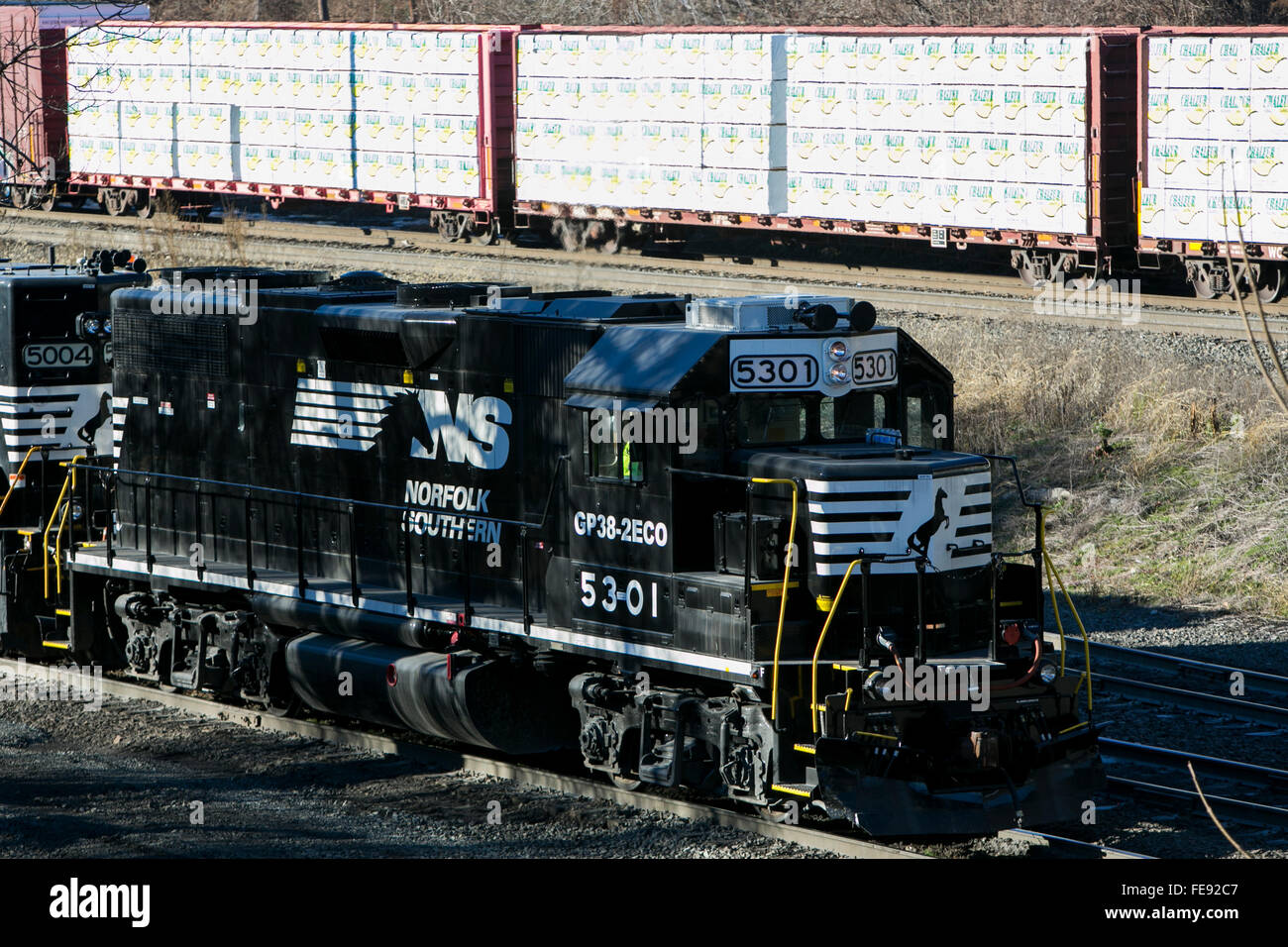 norfolk southern train in pennsylvania alamy stock photo norfolk southern train in pennsylvania alamy stock photo