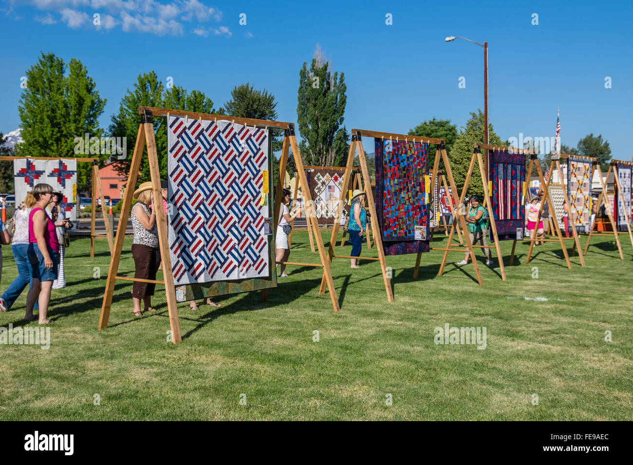 Sisters outdoor quilt show hi res stock photography and images Alamy