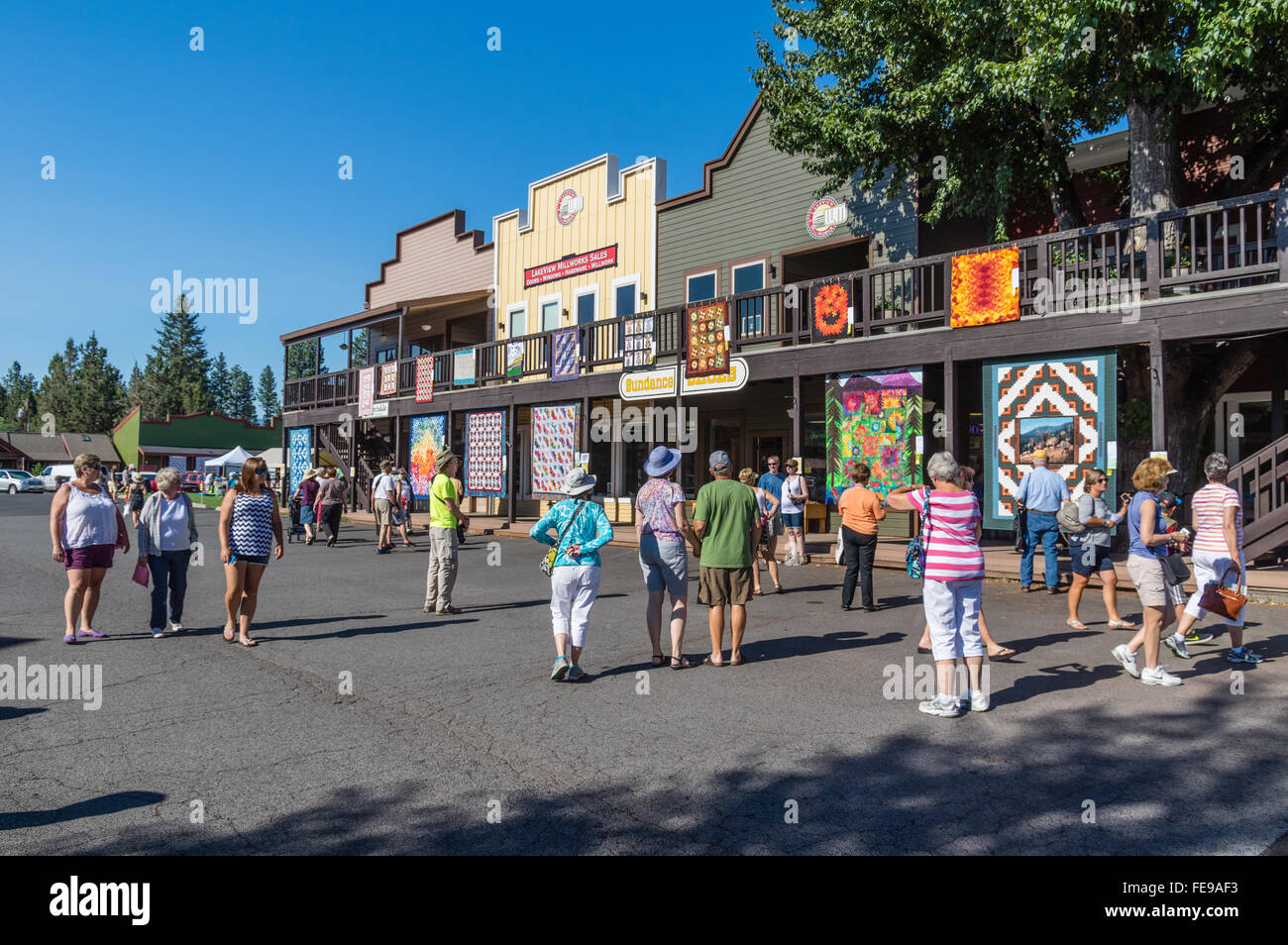 Tourists crossing the street at the Sisters Outdoor Quilt Show, SIsters