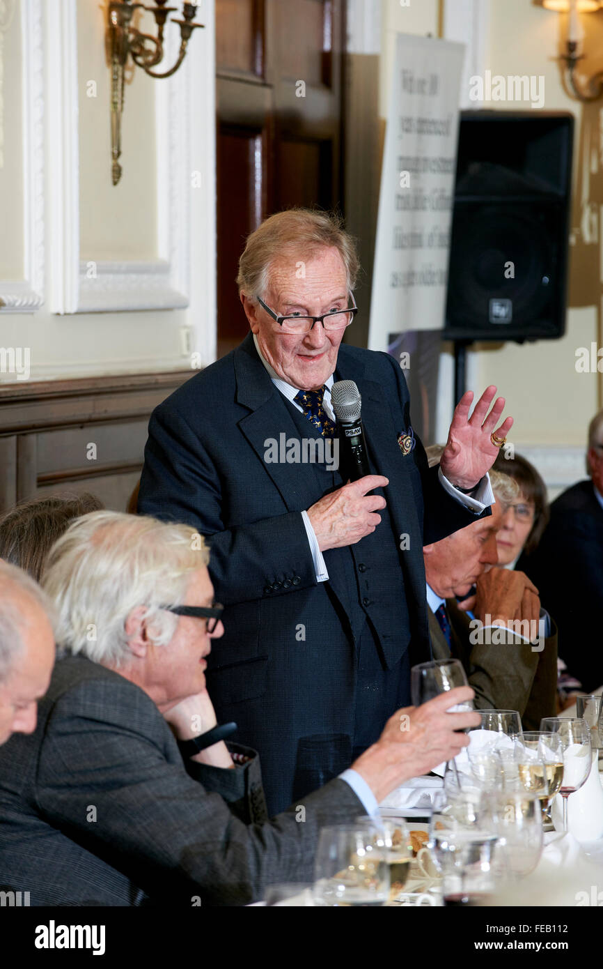 Robert Hardy at the Oldie of the Year Awards 2016 Stock Photo