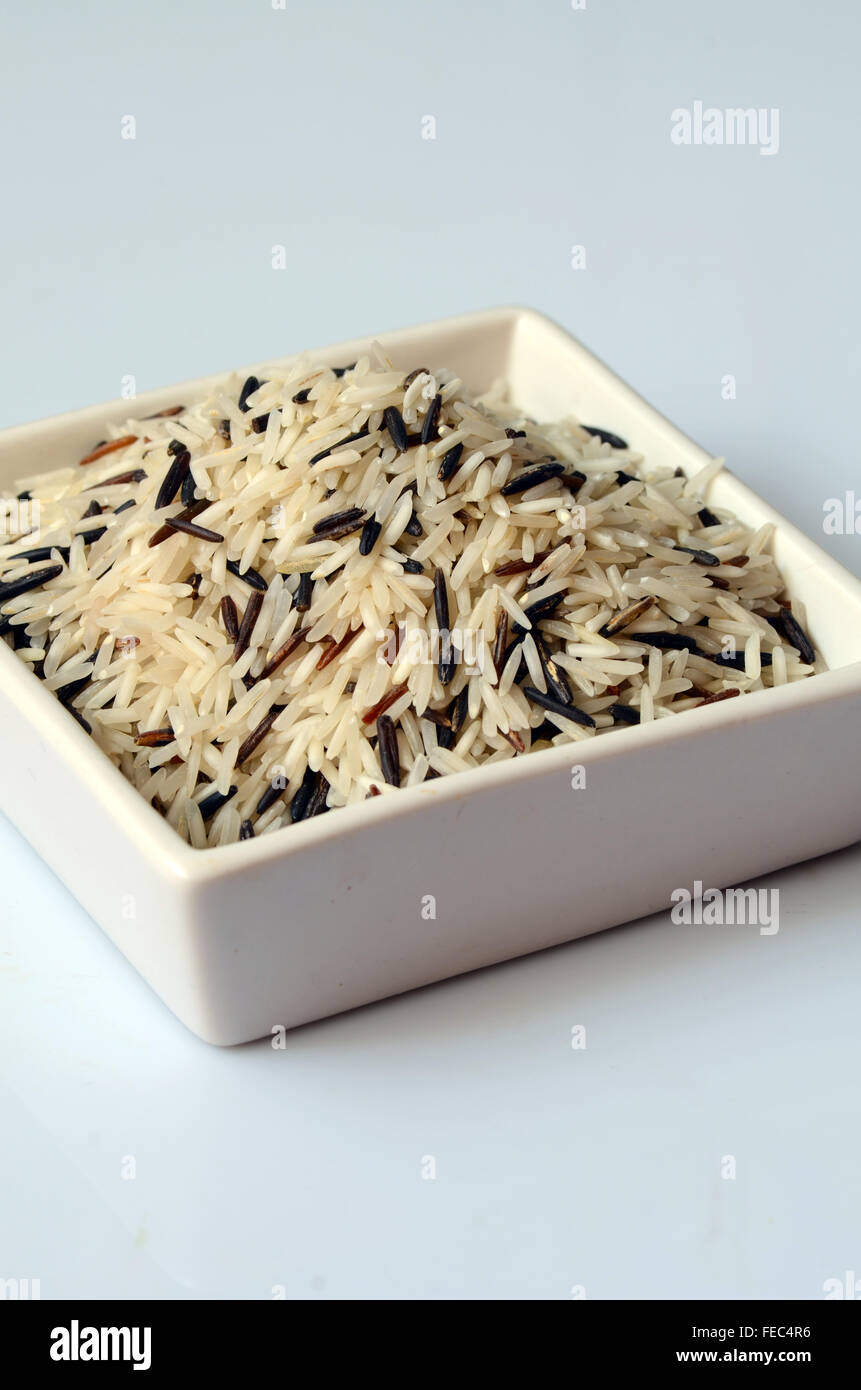 Uncooked Rice (Basmati mixed with wild Rice Stock Photo Alamy
