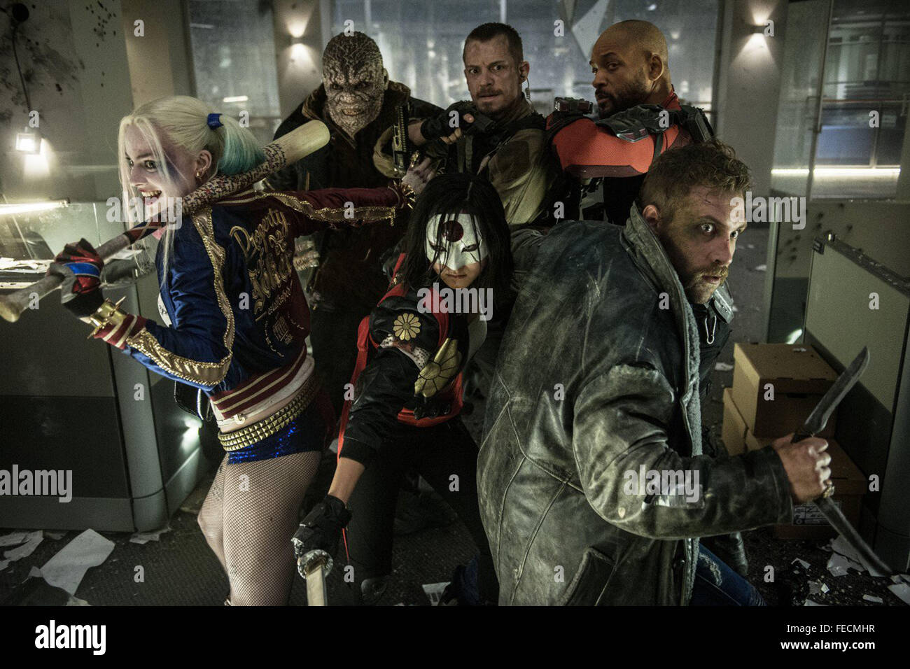 SUICIDE SQUAD (2016) MARGOT ROBBIE, ADEWALE AKINNUOYE-AGBAJE, JOEL KINNAMAN, WILL SMITH, KAREN FUKUHARA, JAI COURTNEY DAVID AYER (DIR) MOVIESTORE COLLECTION LTD Stock Photo