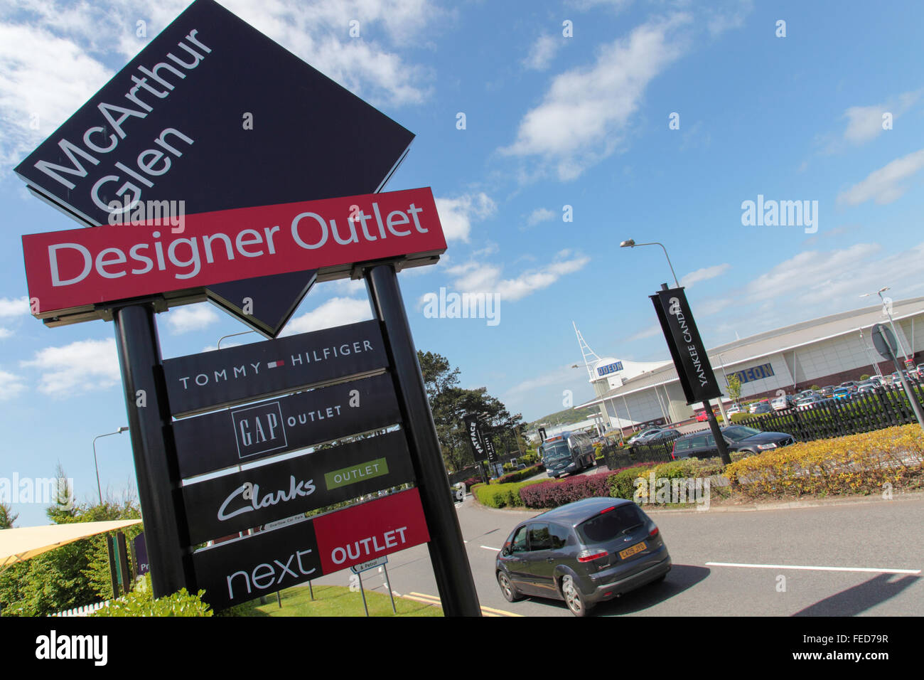 clarks outlet mcarthur glen