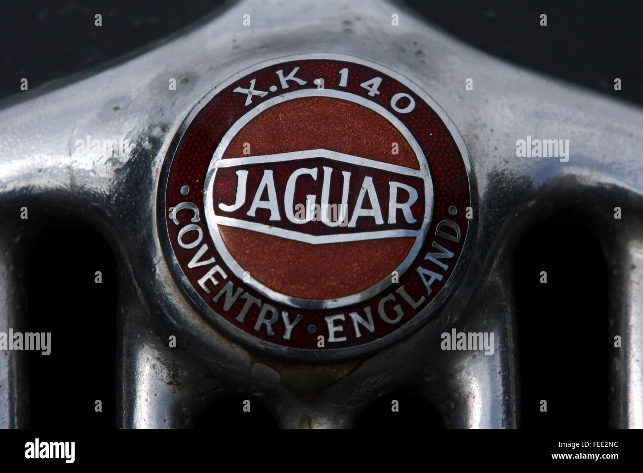 Plaque Métal Vintage Jaguar XK140 – Décoration Murale Voiture Ancienne