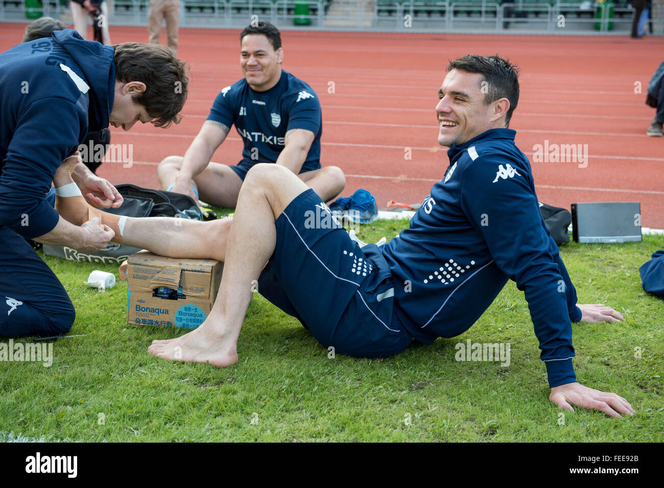 Hong Kong, Hong Kong S.A.R, China. 5th Feb, 2016. DAN CARTER of the French Rugby union team RACING 92's gets strapped for the last practice session ahead of their clash with New Zealand team, The Highlanders. Racing 92 take the chance to practise on the pitch they will play on in the upcoming match in Hong Kong. They are playing at Sui Sai Wan sports ground in Chai Wan. © Jayne Russell/ZUMA Wire/Alamy Live News Stock Photo
