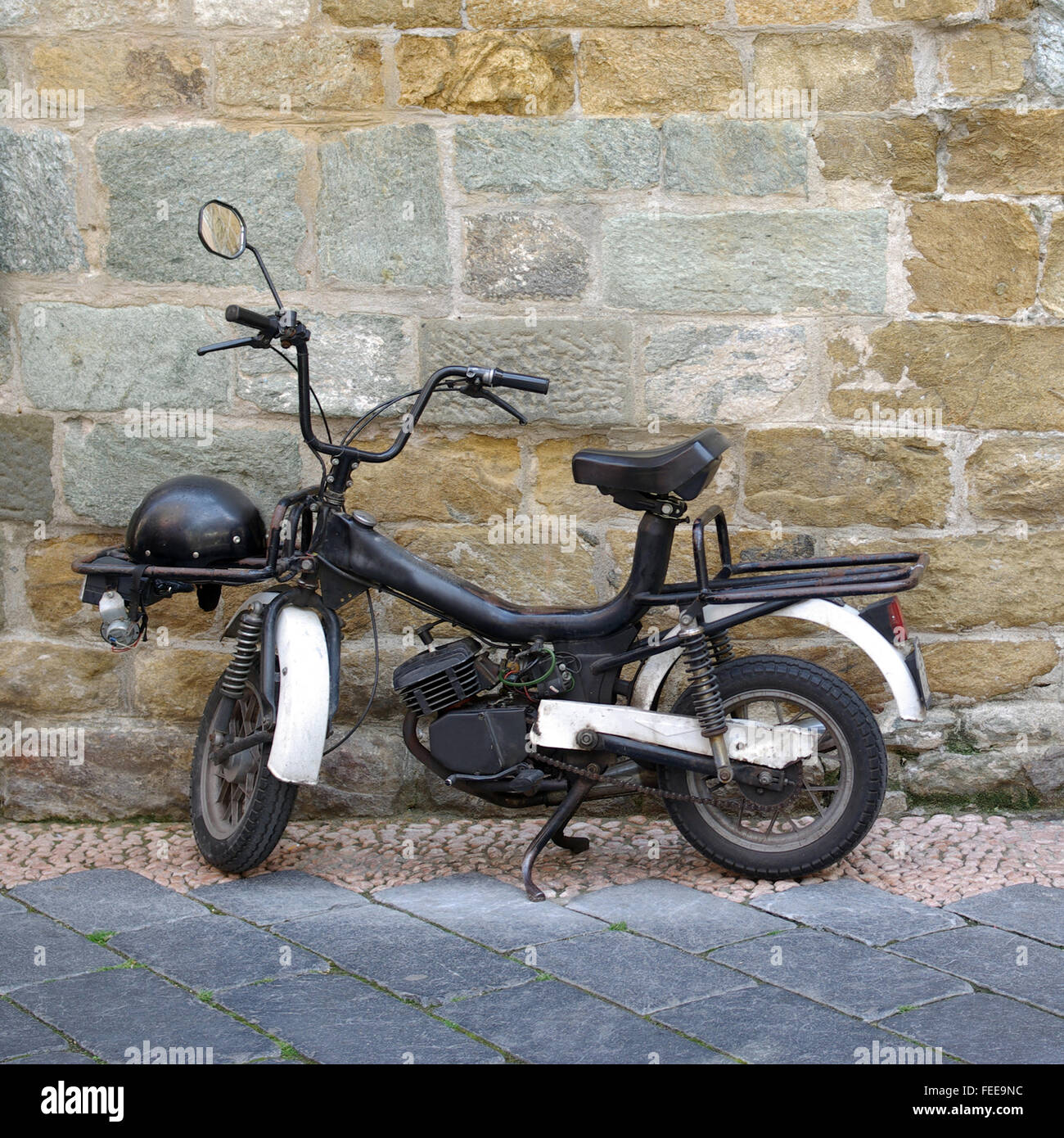 Close up of classic vintage scooter Stock Photo Alamy