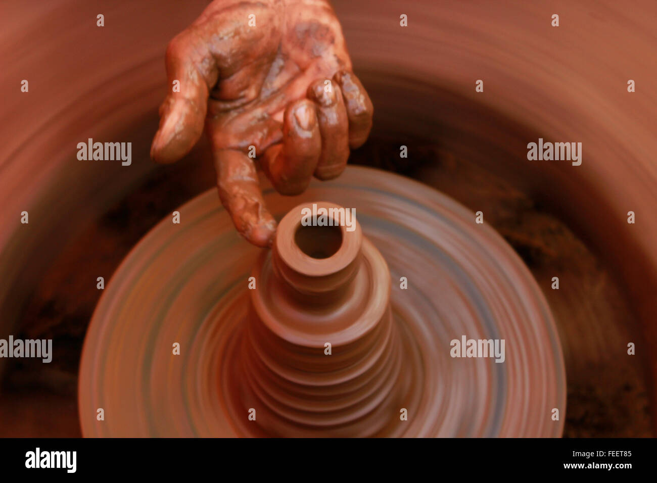 Potter making pots, Pune, Maharashtra, India Stock Photo Alamy