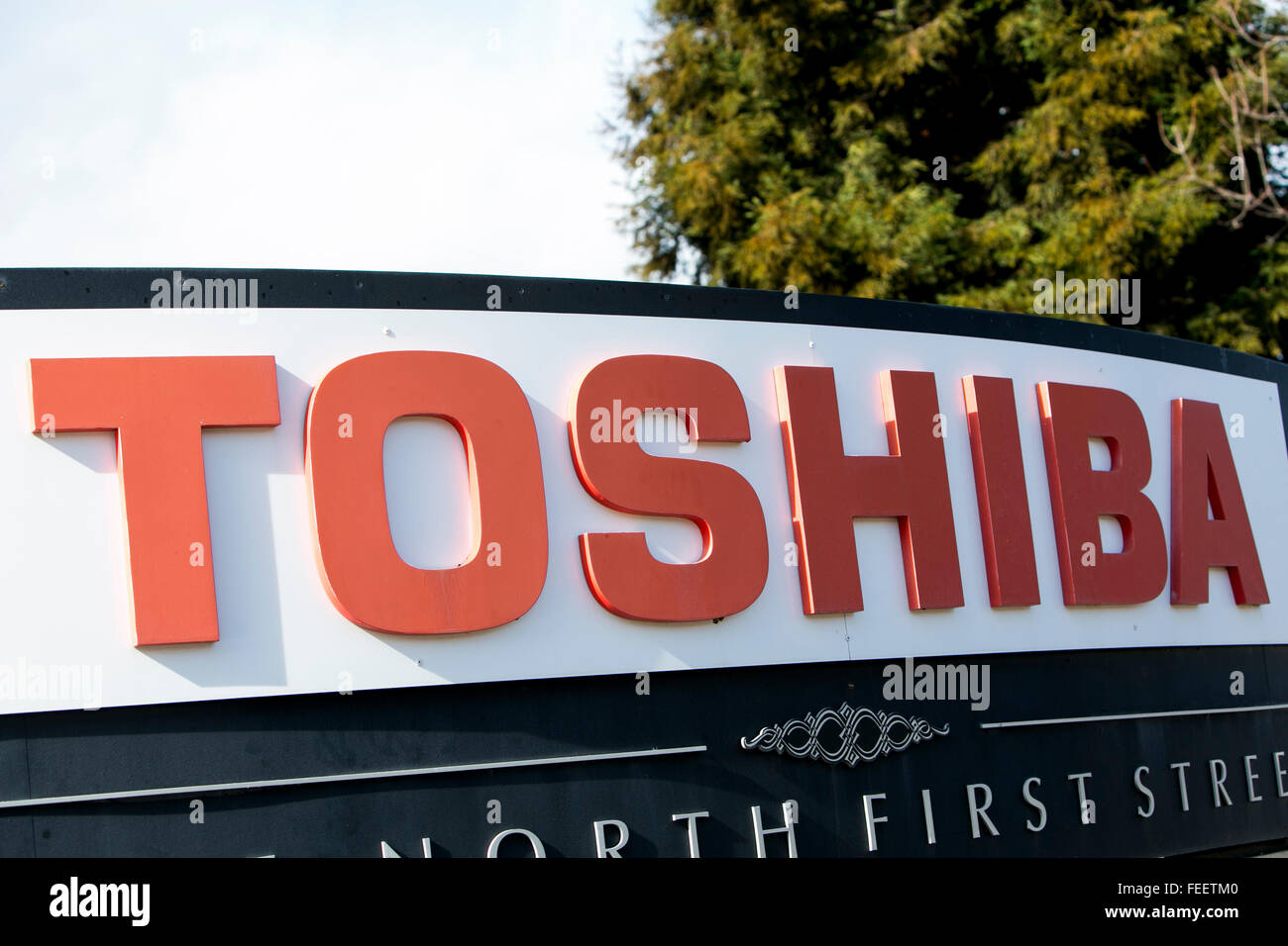 A logo sign outside of a facility occupied by the Toshiba Corporation in San Jose, California on January 23, 2016. Stock Photo