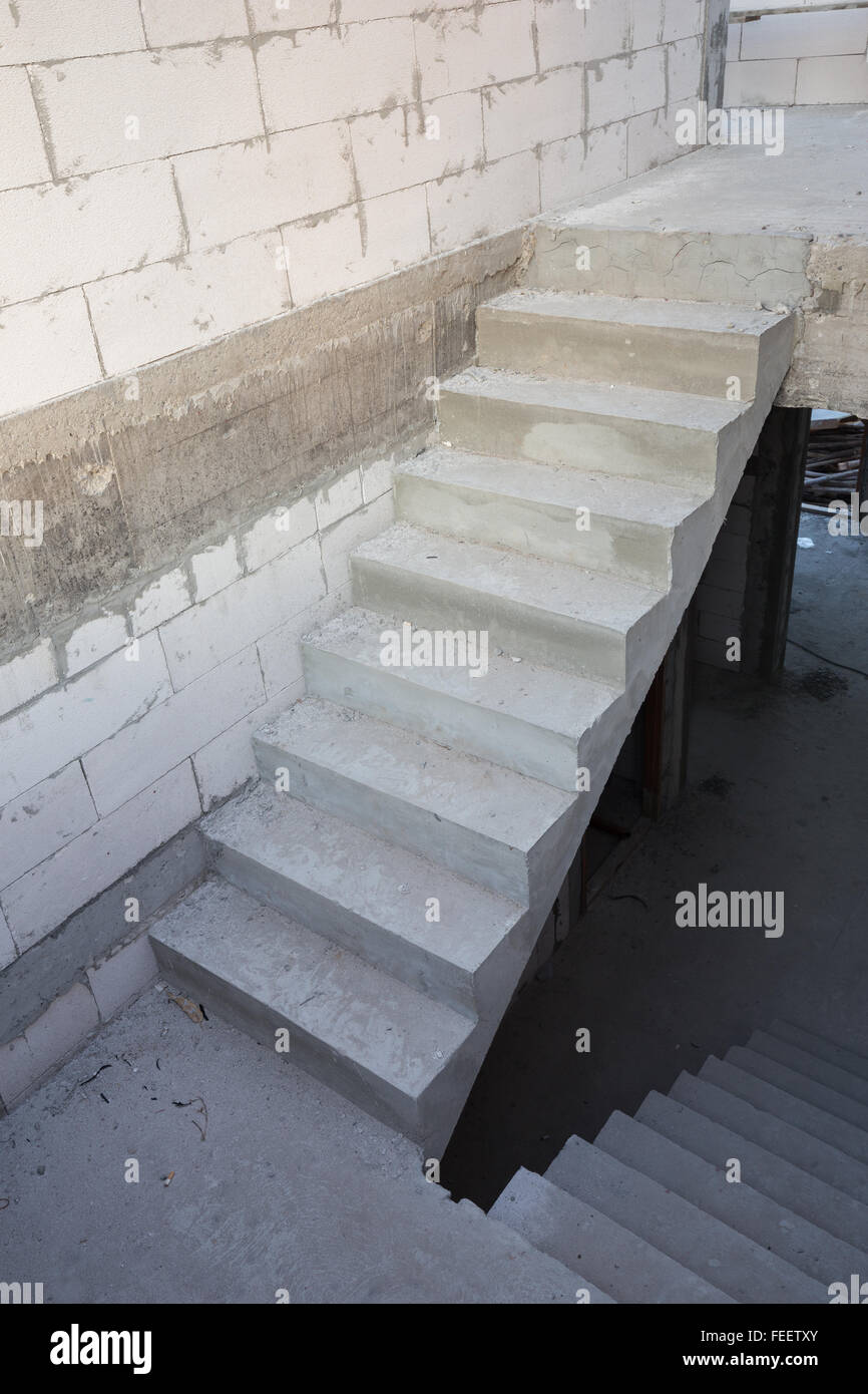 Brick and cement staircase hi-res stock photography and images - Alamy