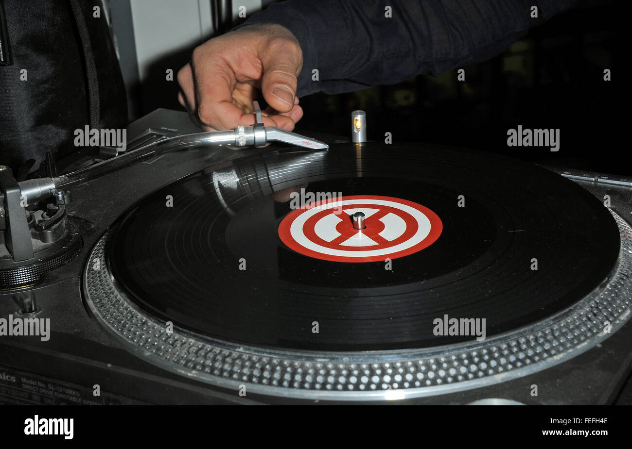 A vinyl player, photographed at the German premiere of the pilot episode of  the TV show 'Vinyl' in the Out of Office meeting room in Munich, Germany, 4  February 2016. Photo: Ursula