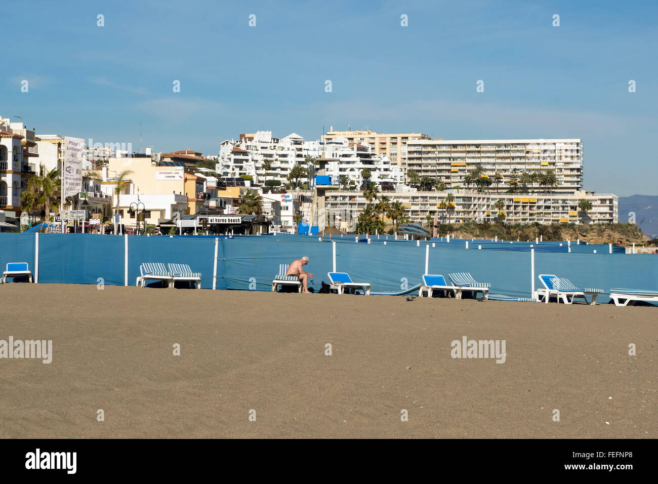 Sunbed sunbeds hires stock photography and images Alamy