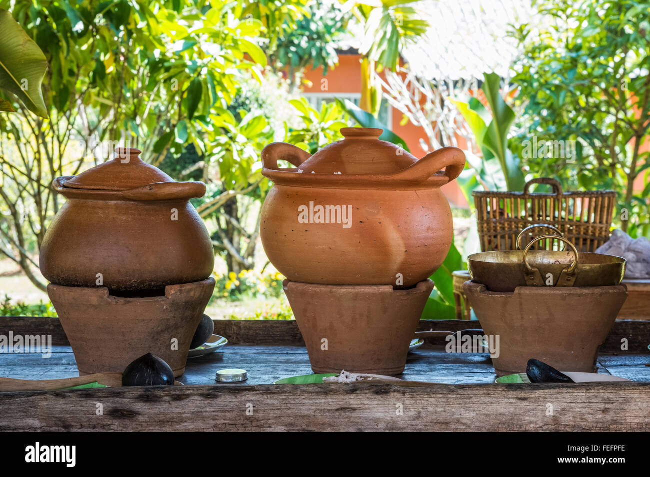 Thailand. Things essentially Thai, clay cooking pots Stock Photo - Alamy