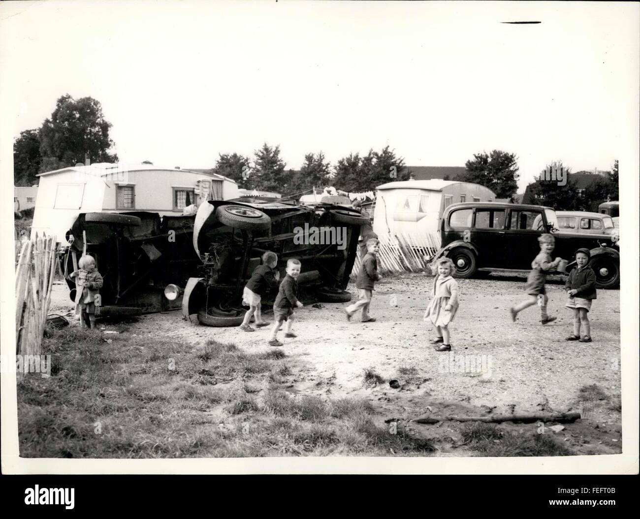 1952 - Kids children gypsy homeless poor camp refugee old car Ford ...