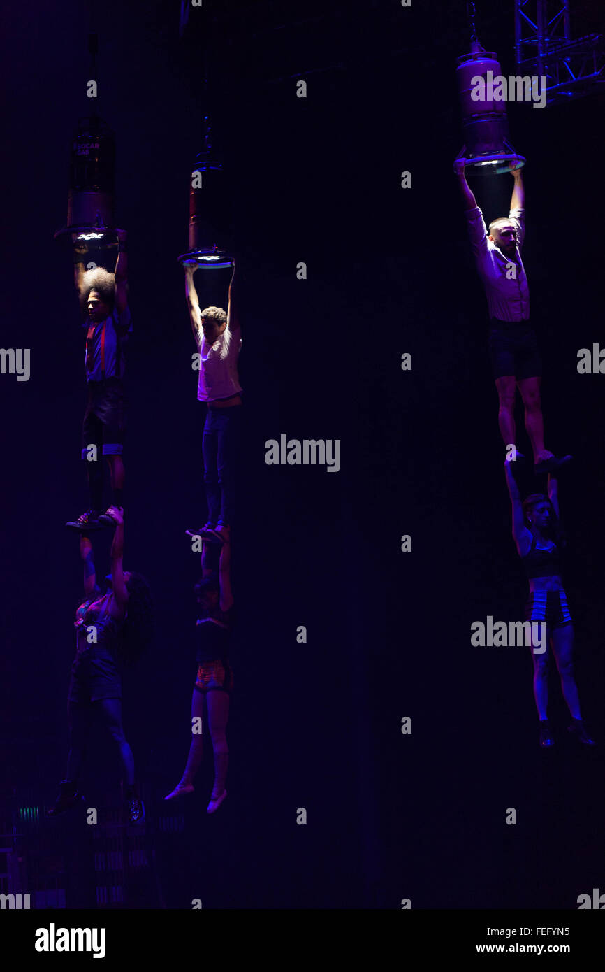 Trapeze acrobats circus hires stock photography and images Alamy