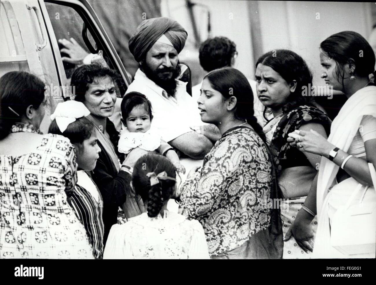1983 Malaba. Uganda Kenya border posts Indian families including