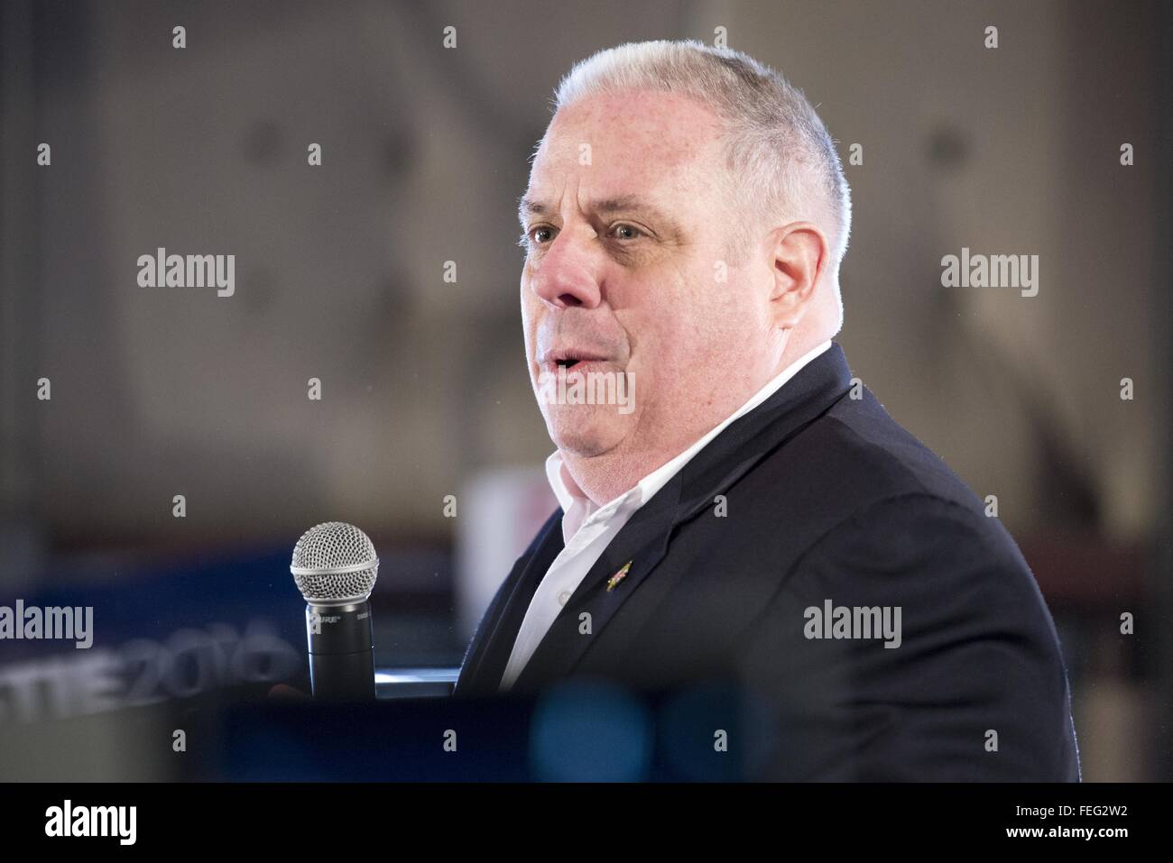 Bedford, N.H, USA. 6th Feb, 2016. Maryland Governor LARRY HOGAN endorses Republican presidential candidate and N.J. governor CHRIS CHRISTIE at a rally in Bedford, N.H. © Evan Sayles/ZUMA Wire/Alamy Live News Stock Photo