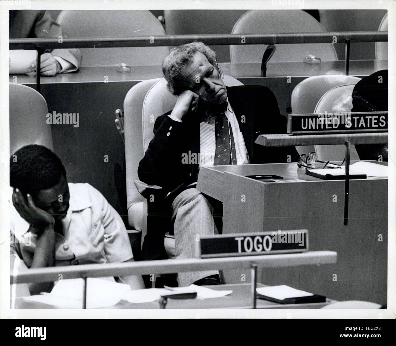 1984 - Charles Lichenstein - The United Nations, New York, New York. United States Ambassador Charles Lichesntein asleep during a meeting of the United Nations General Assembly © Keystone Pictures USA/ZUMAPRESS.com/Alamy Live News Stock Photo