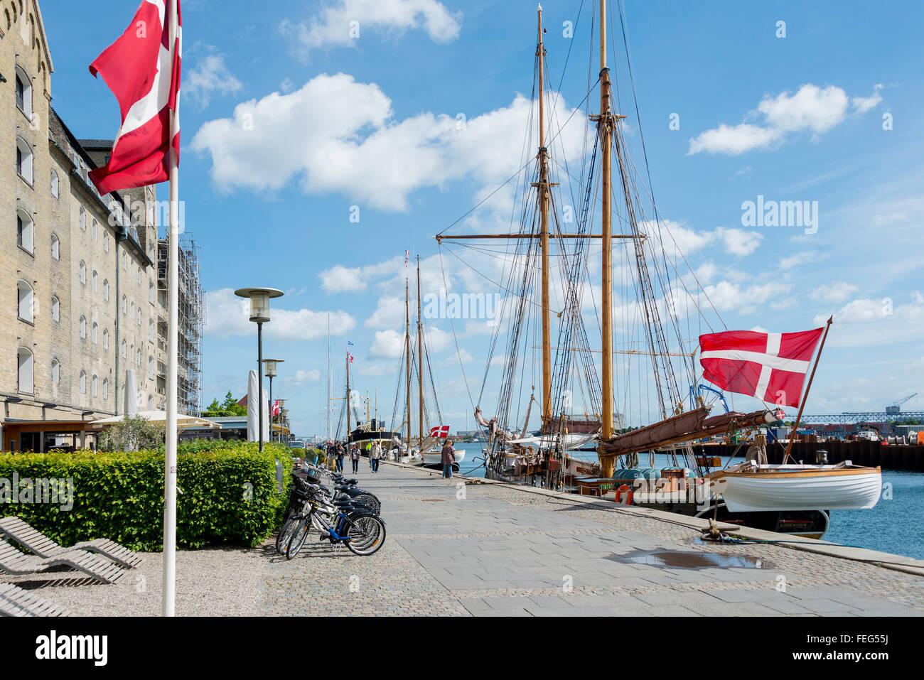 Historic schooner ships on quayside, Admiralkaj, Toldbodgade, Copenhagen (Kobenhavn), Kingdom of Denmark Stock Photo