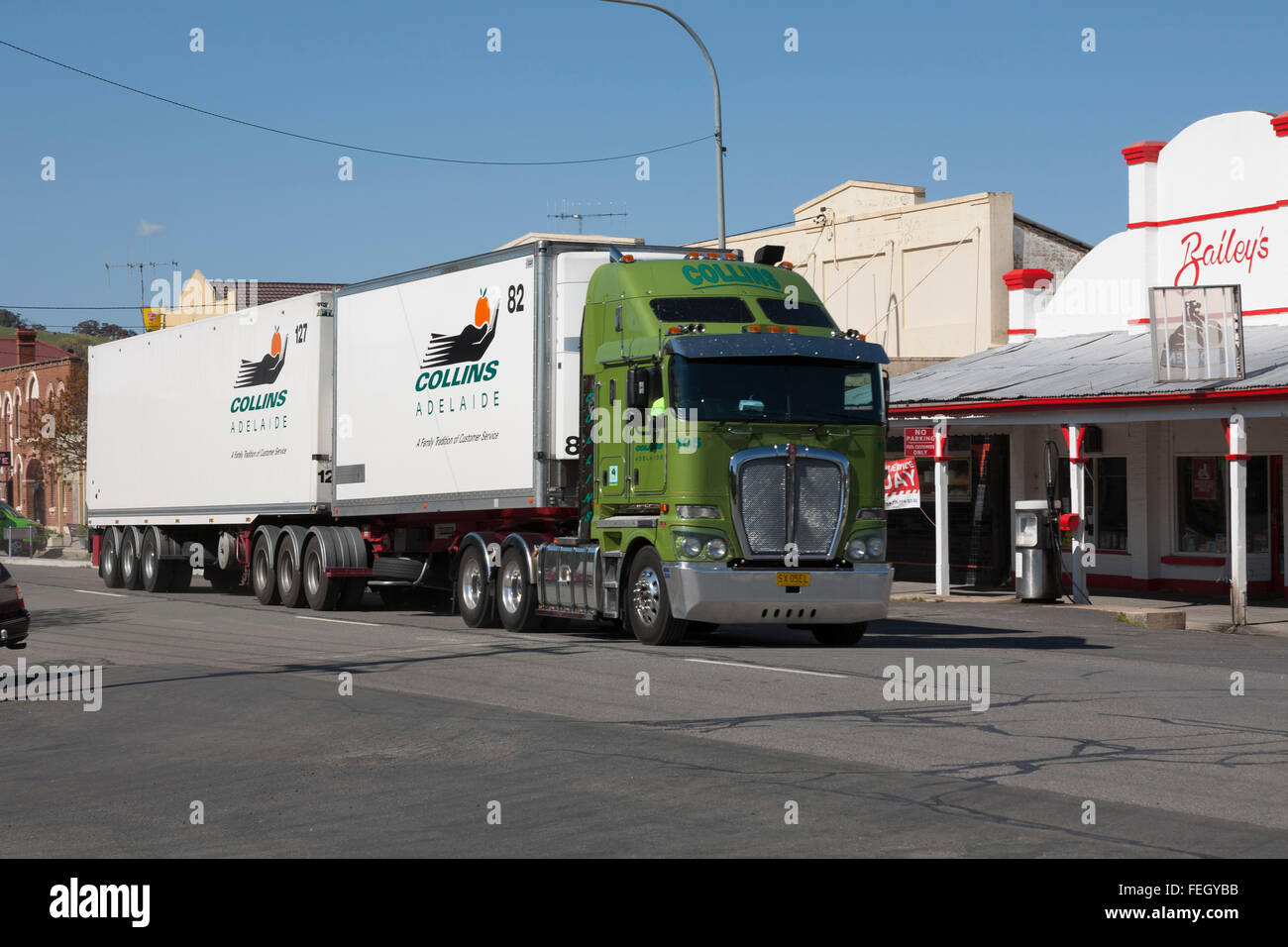 B Double Semi Trailer Hi-res Stock Photography And Images - Alamy