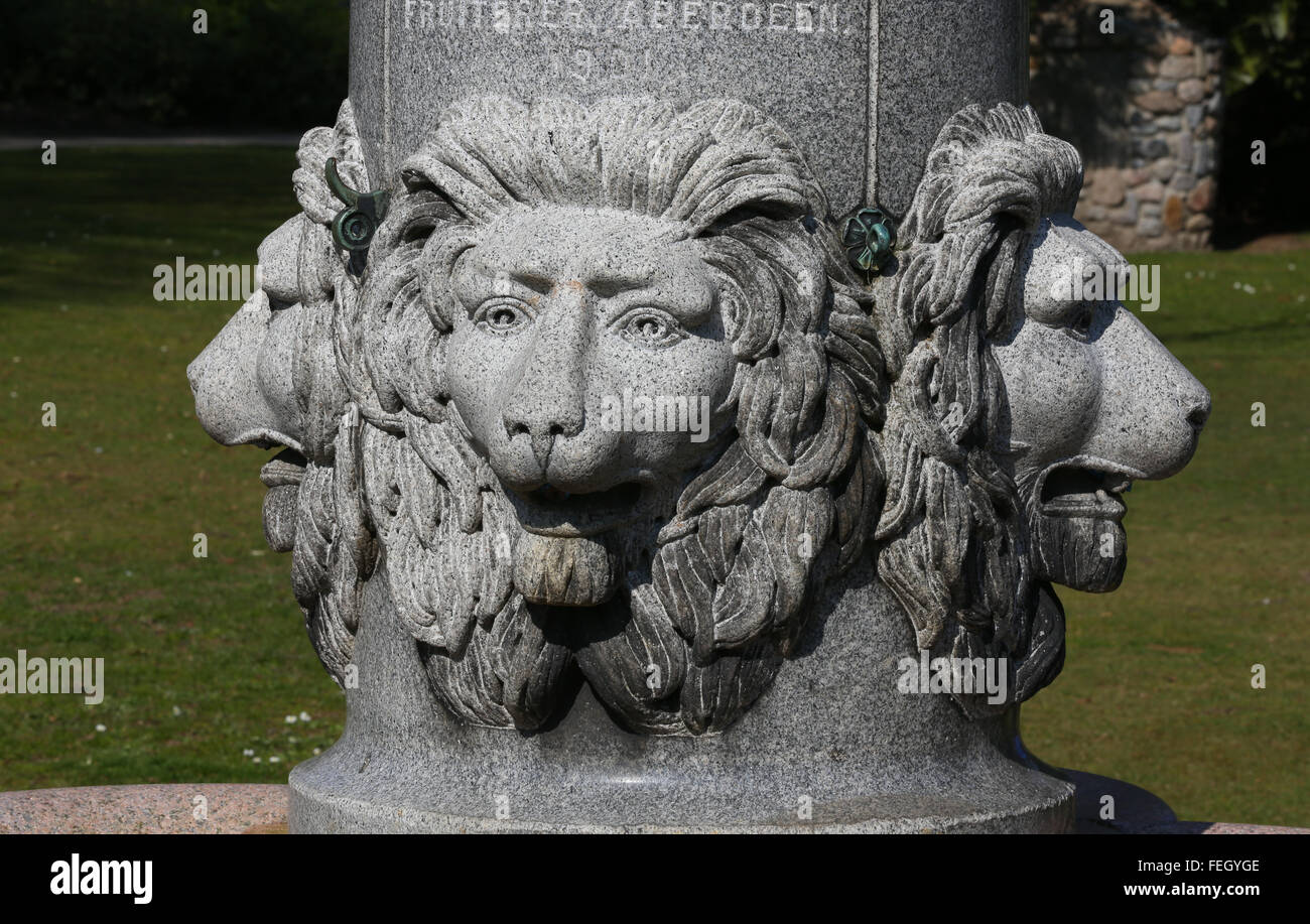 Lions Head sculpted water fountain in Hazelhead Park in Aberdeen city, Scotland, UK Stock Photo