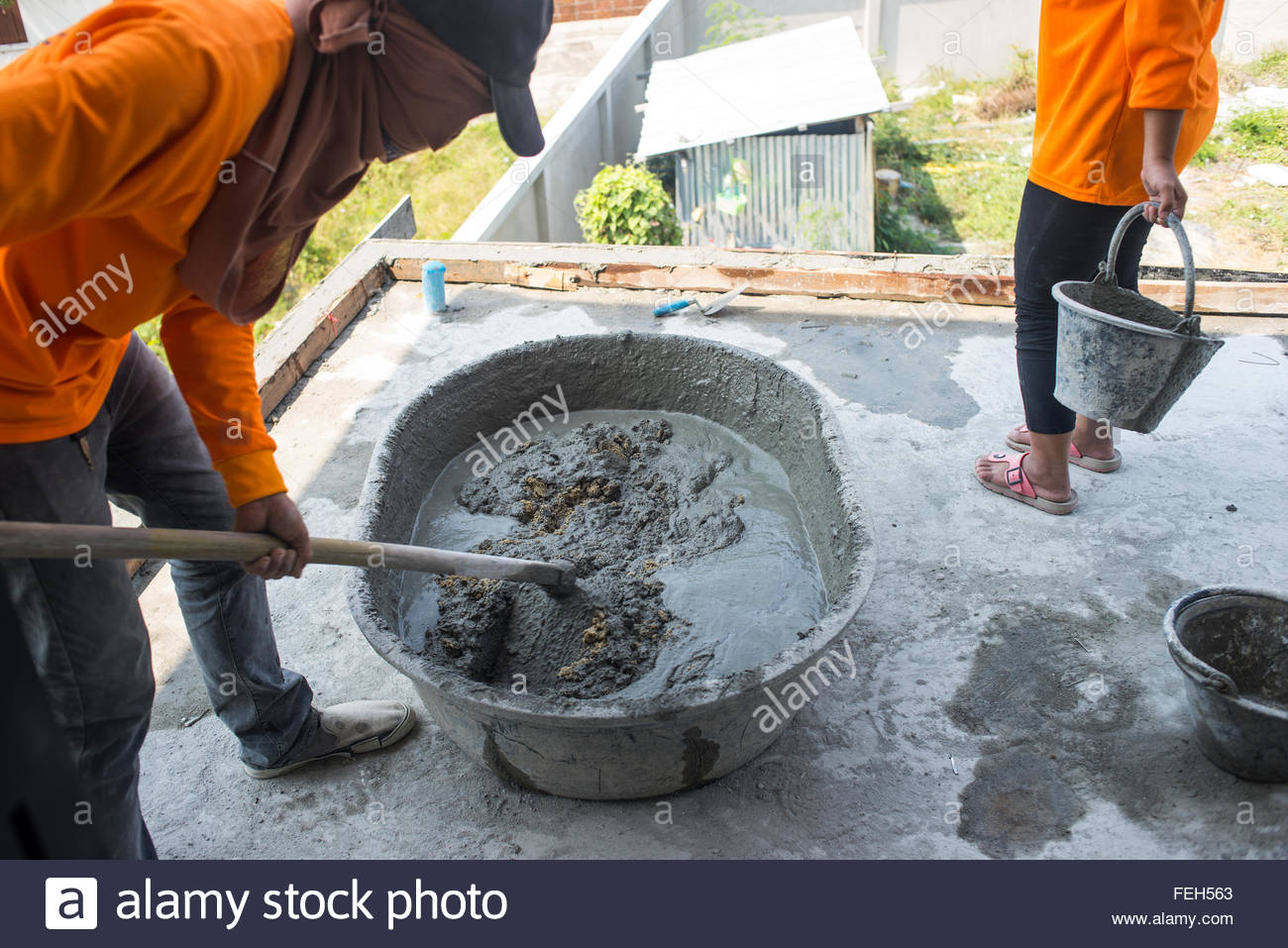 Mixing Concrete Stock Photos & Mixing Concrete Stock Images Alamy