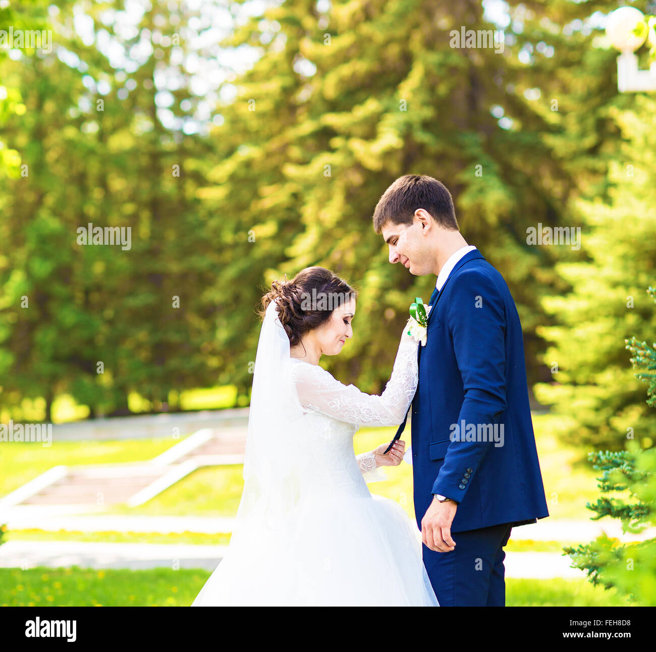 Happy bride and groom on their wedding day Stock Photo - Alamy