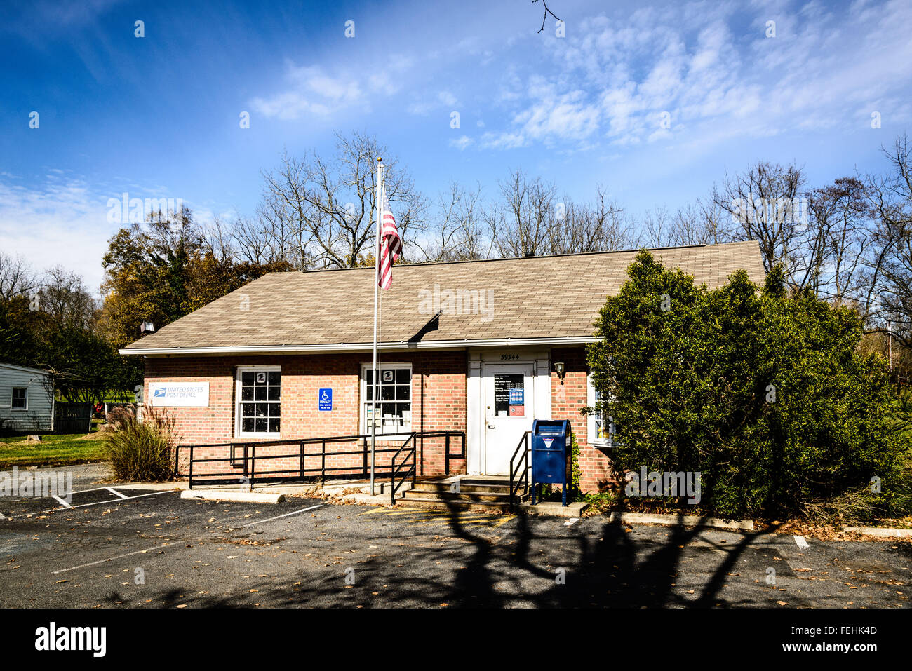 Single storey highway hires stock photography and images Alamy