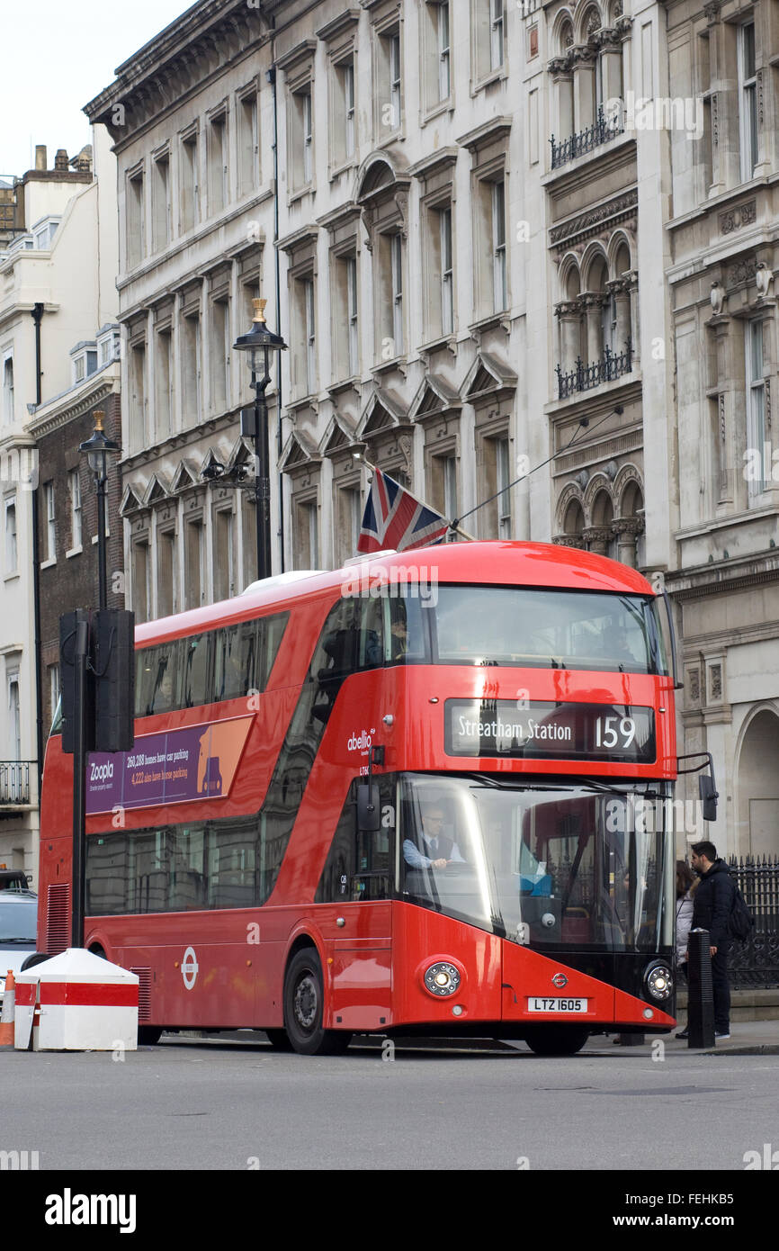 159 london bus hi-res stock photography and images - Alamy